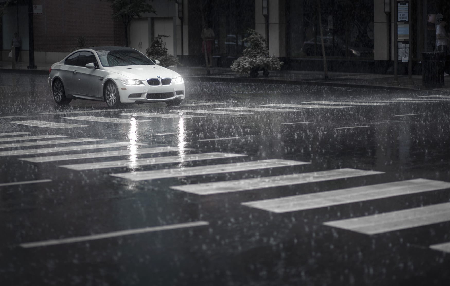 BMW in Rain Stunning for Car Enthusiasts wallpapers HD quality