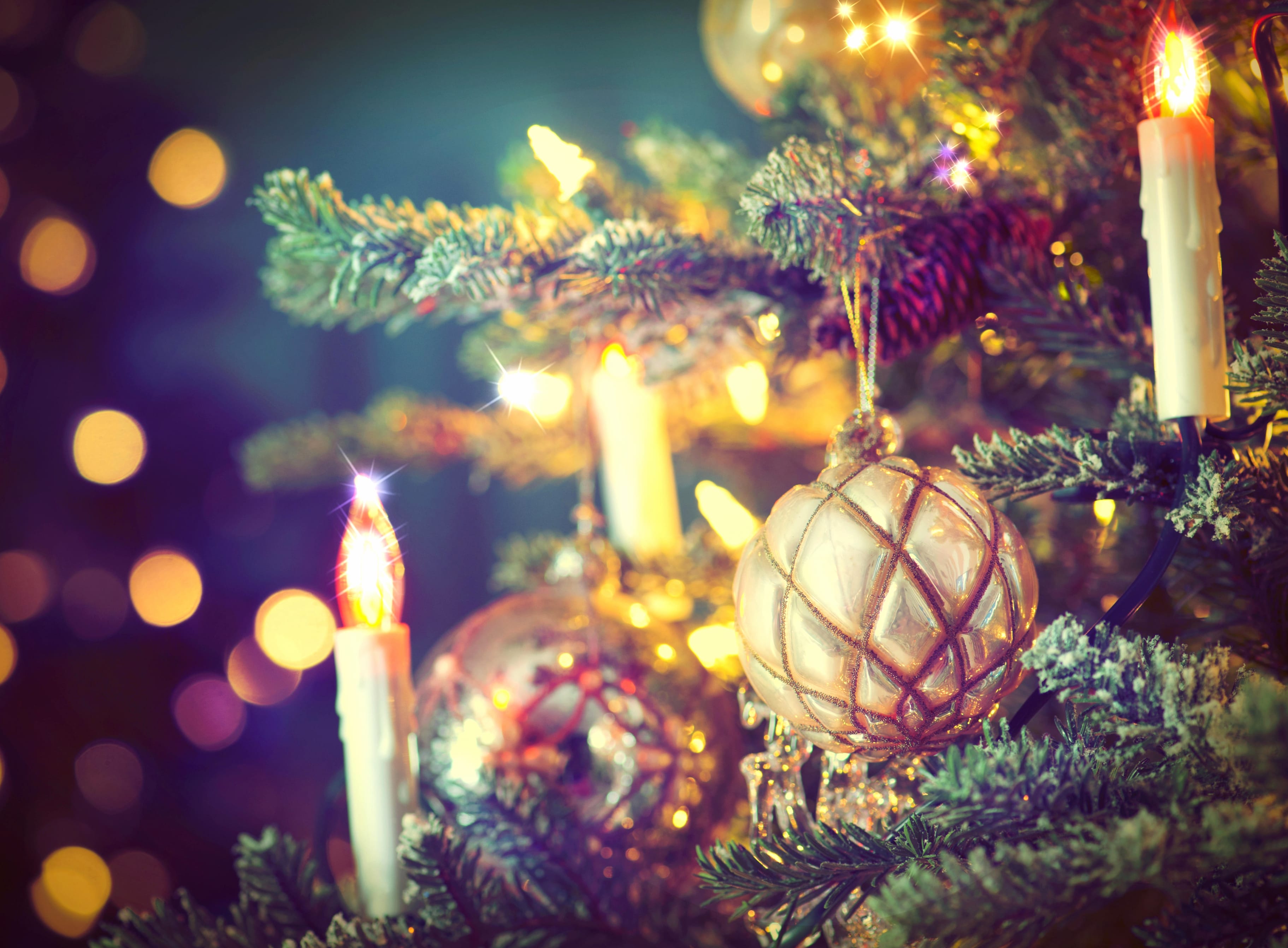 Bokeh Christmas Ornaments Close-up Holiday Christmas at 2560 x 1440 HD size wallpapers HD quality