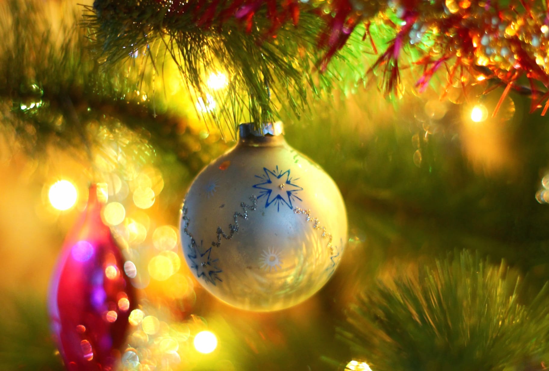 Bokeh Christmas Ornaments Holiday Christmas wallpapers HD quality