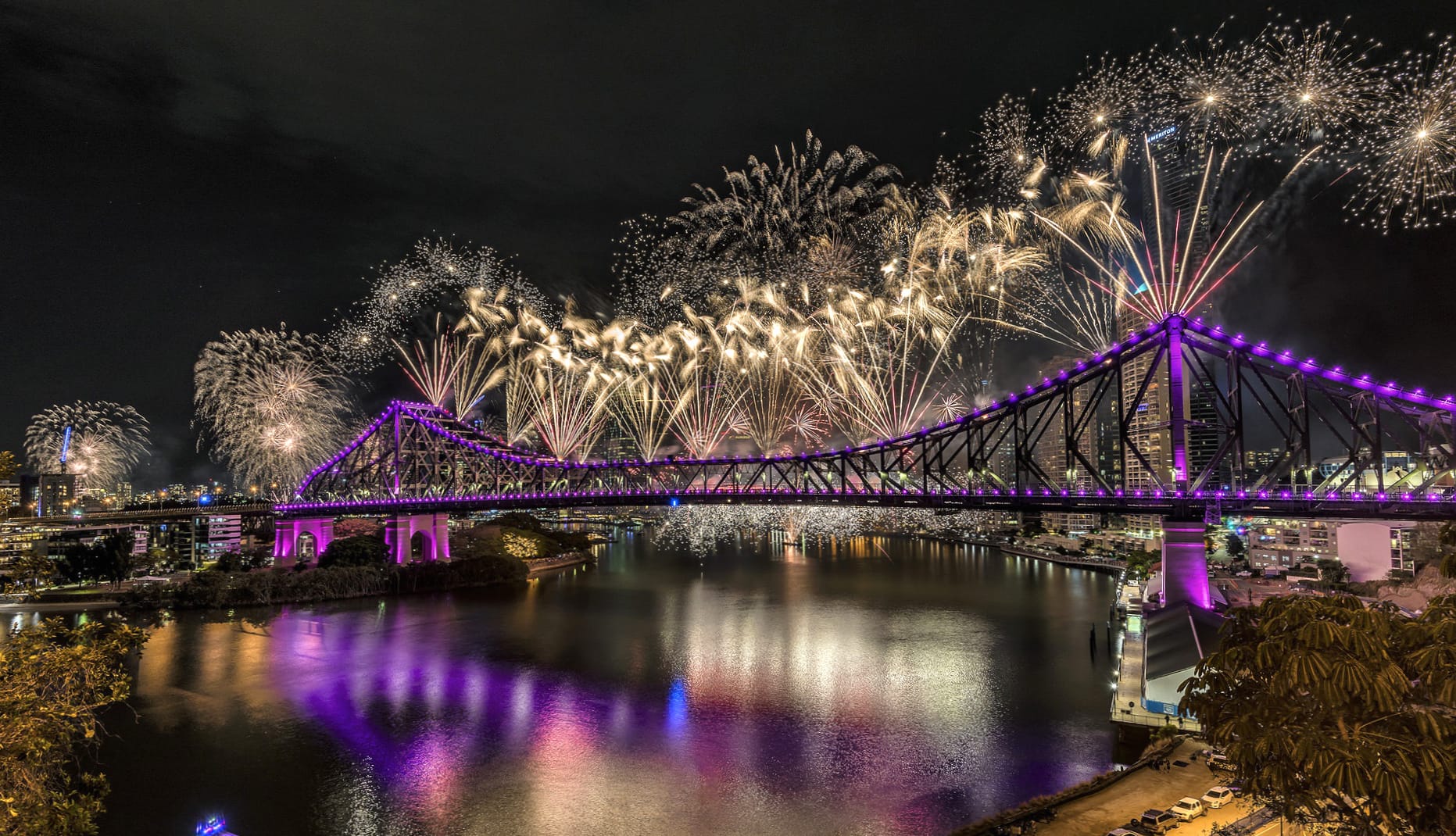 Bridge Brisbane Story Bridge Night Photography Fireworks at 640 x 960 iPhone 4 size wallpapers HD quality