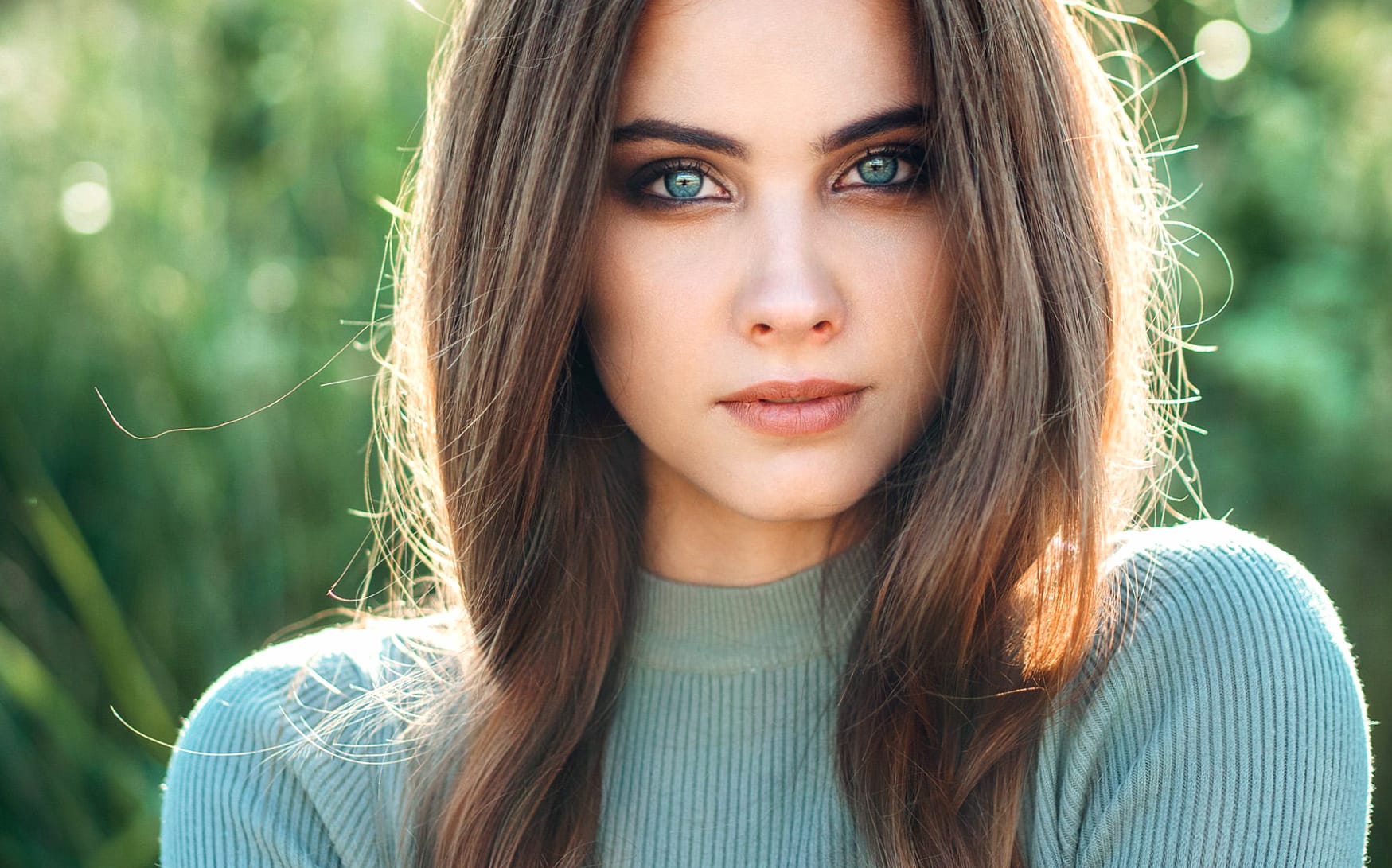 Brunette Beauty with Green Eyes wallpapers HD quality