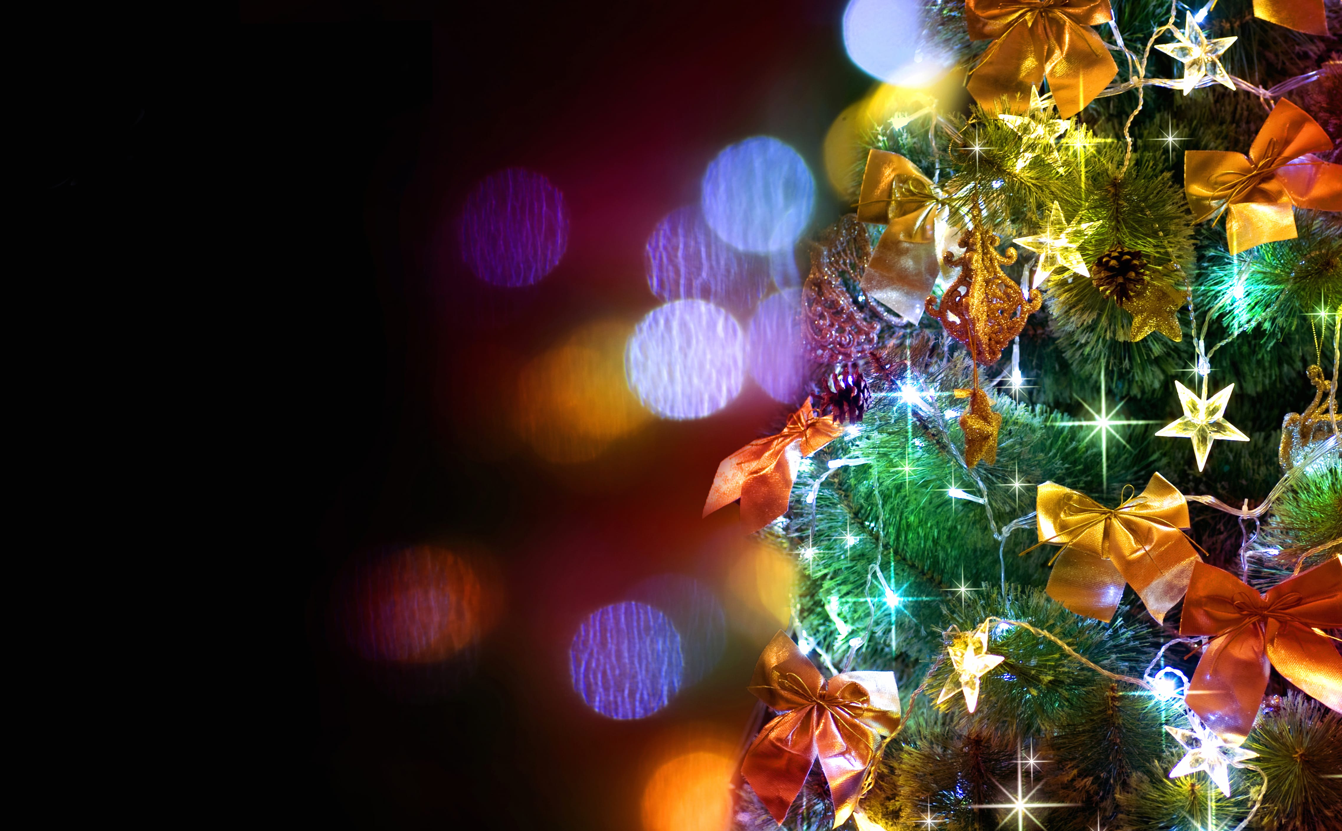 Christmas Lights Christmas Ornaments Christmas Tree Holiday Christmas at 640 x 960 iPhone 4 size wallpapers HD quality