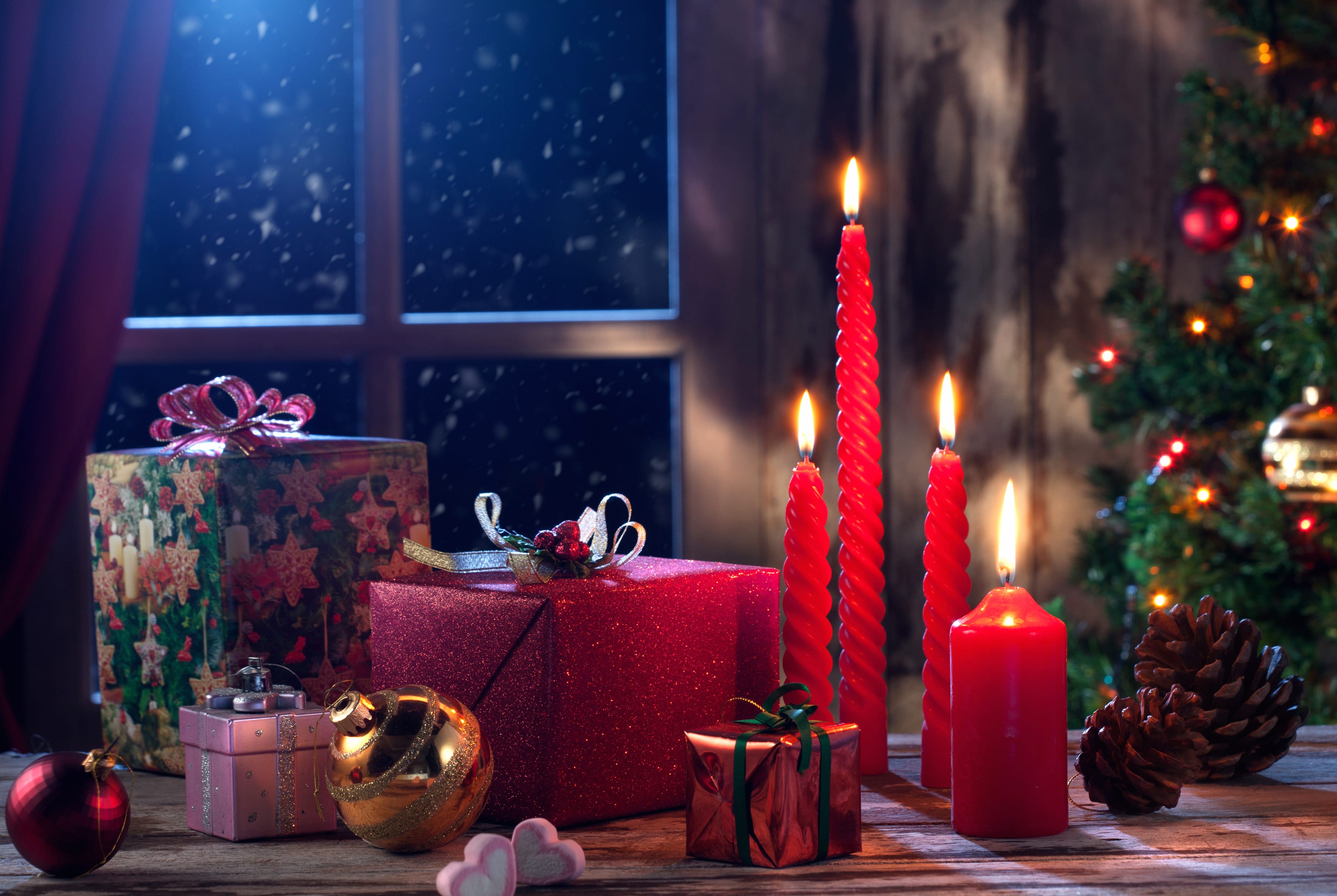 Christmas Window Glow - wallpapers HD quality