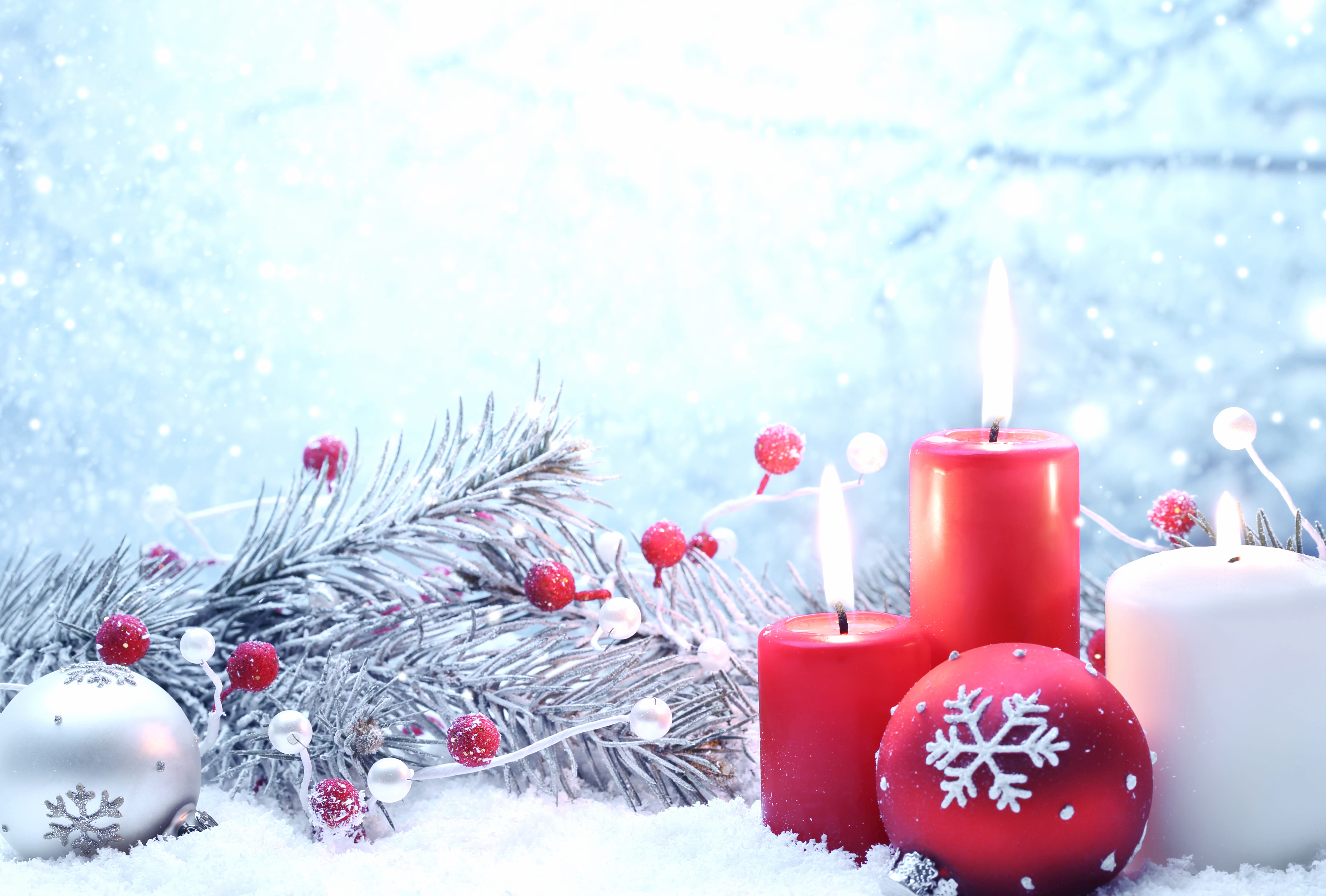 Cozy Christmas Candles HD Holiday Wallpaper at 640 x 960 iPhone 4 size wallpapers HD quality