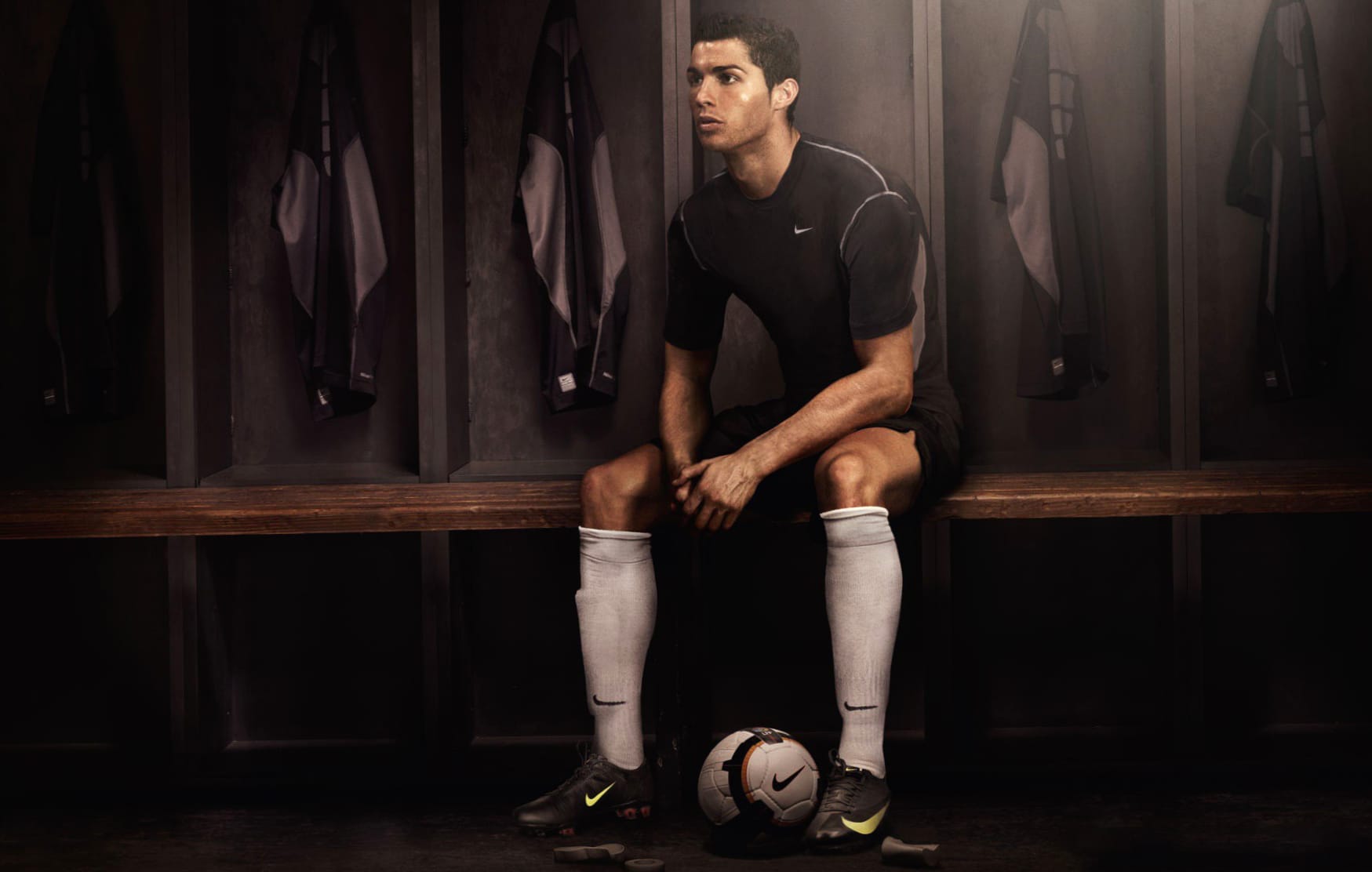 Cristiano Ronaldo Locker Room HD Sports Wallpaper wallpapers HD quality