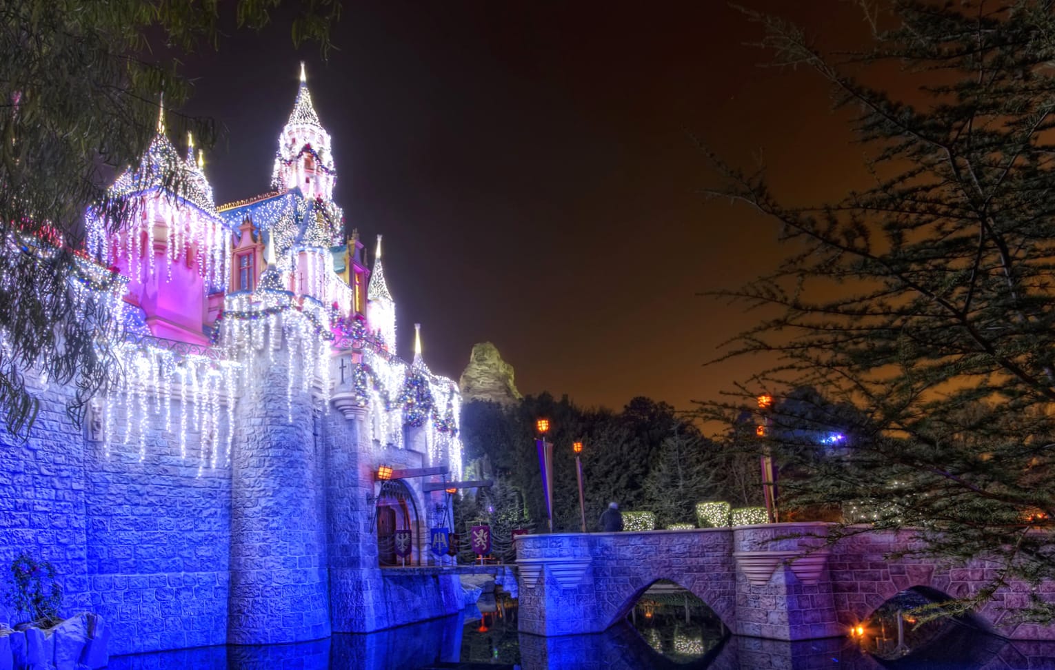 Disneyland Christmas Lights Holiday Christmas Wallpaper wallpapers HD quality