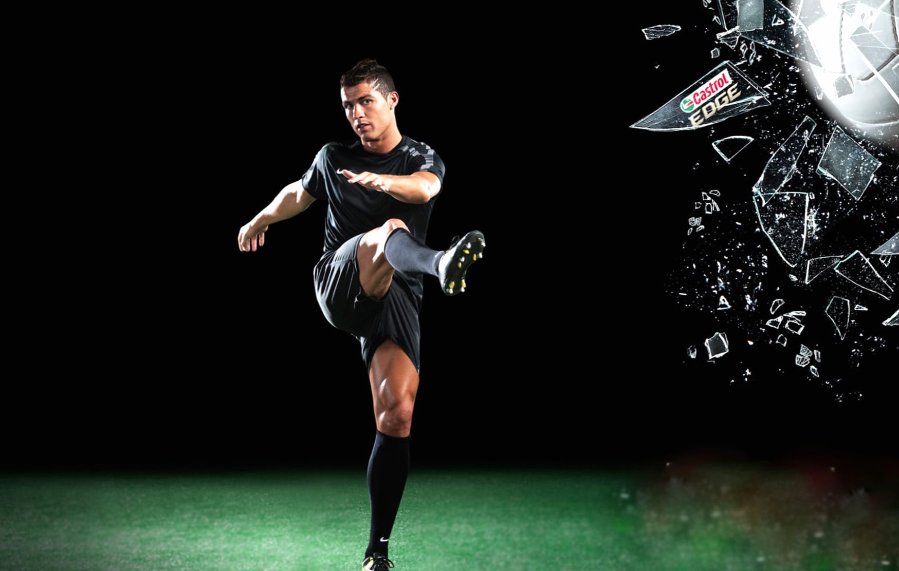 Dynamic Cristiano Ronaldo for Sports Fans at 640 x 960 iPhone 4 size wallpapers HD quality