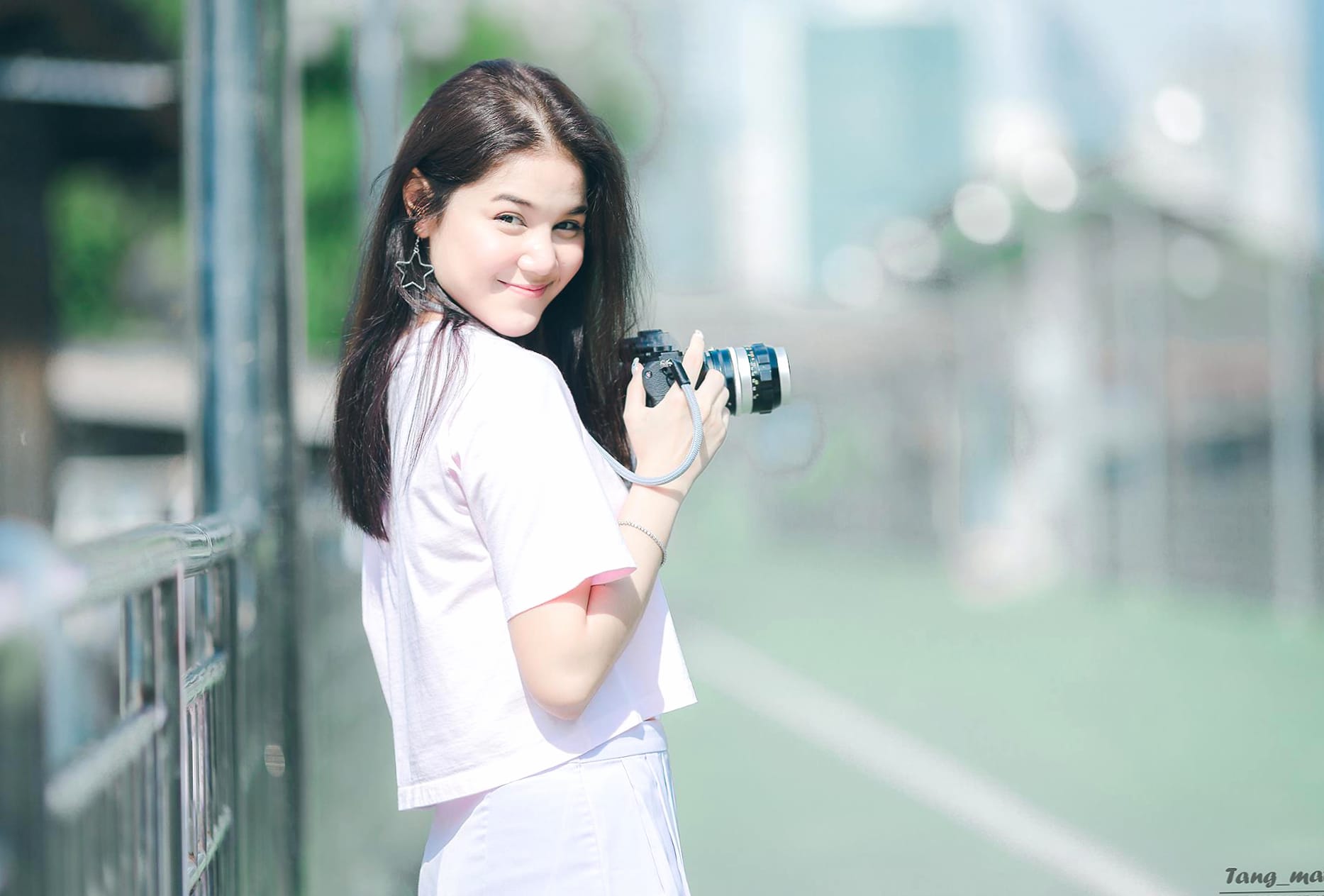 Elegant Asian Model with Camera - wallpapers HD quality