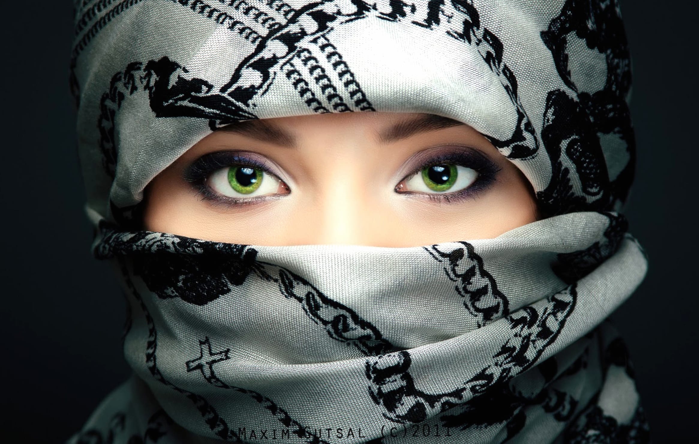 Elegant Hijab Green Eyes wallpapers HD quality