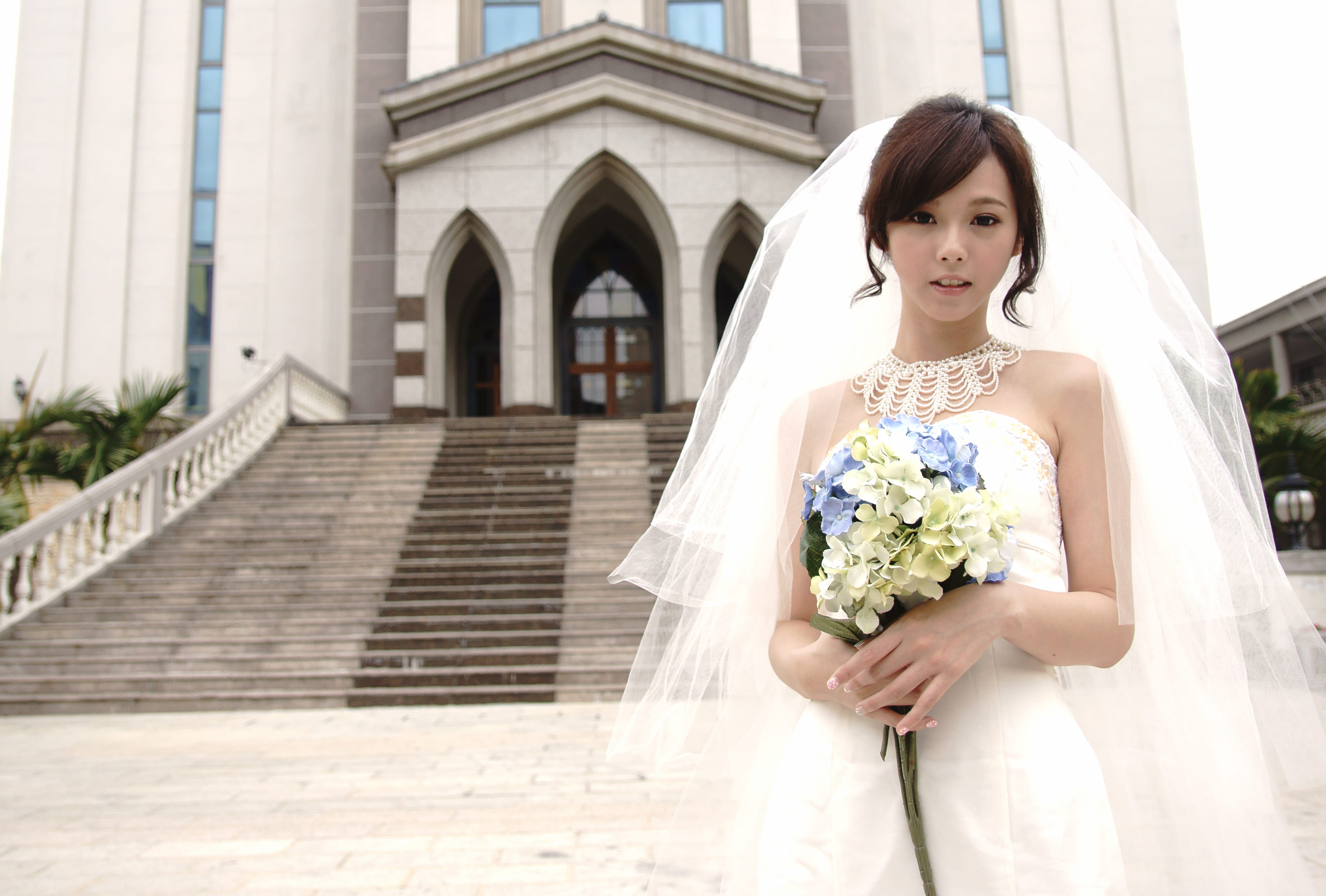 Elegant Taiwanese Bride - wallpapers HD quality