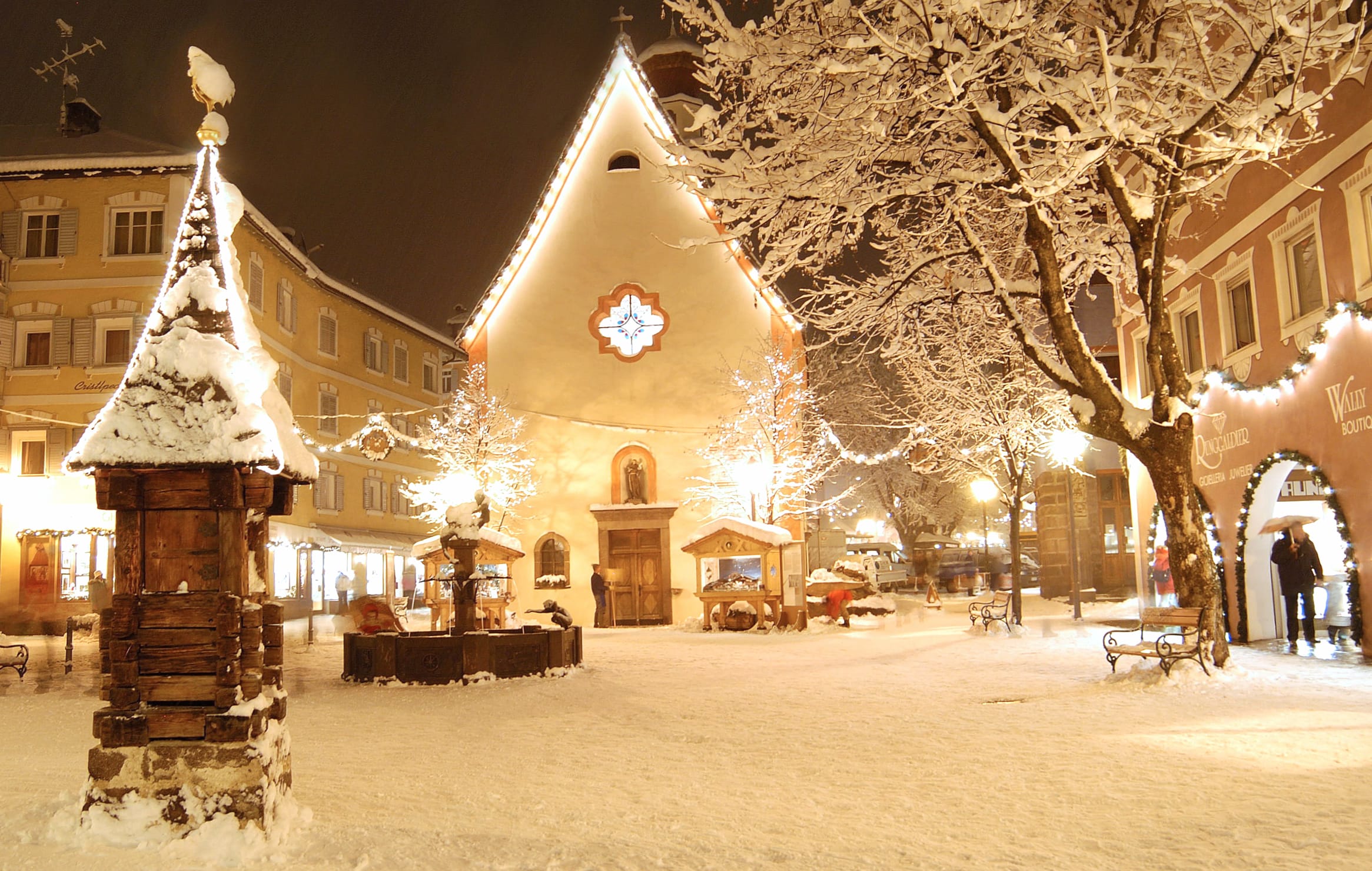 Enchanting Christmas in Italy - at 1680 x 945 HD size wallpapers HD quality