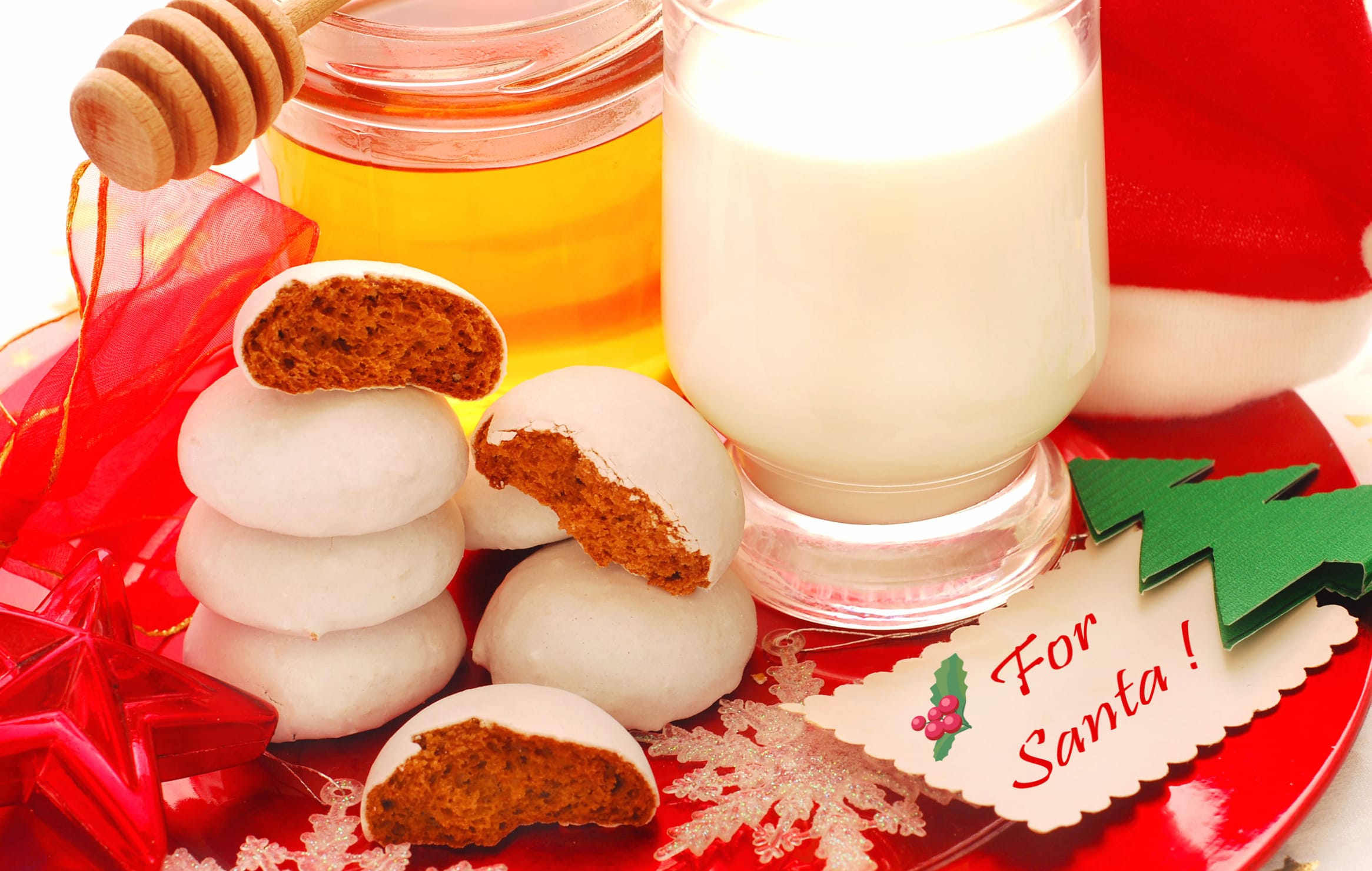 Gingerbread Honey Milk Cookie Holiday Christmas at 320 x 480 iPhone size wallpapers HD quality