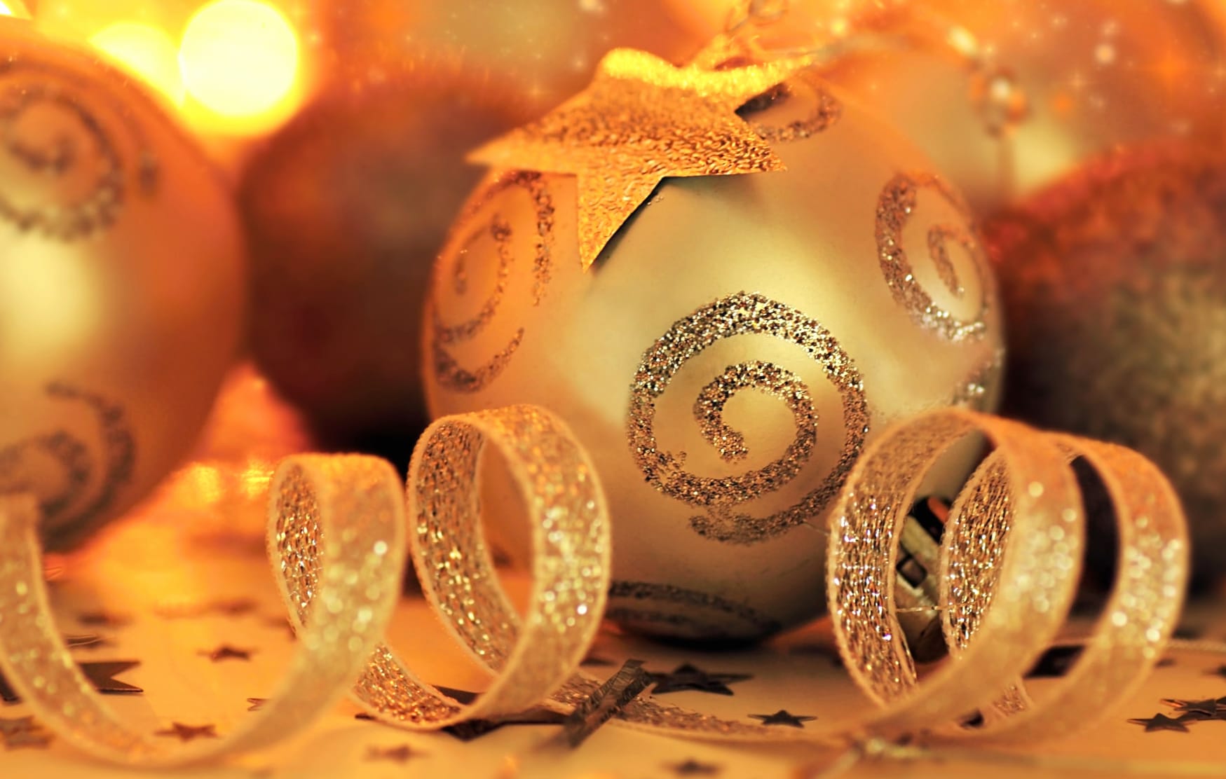 Golden Christmas Ornaments wallpapers HD quality