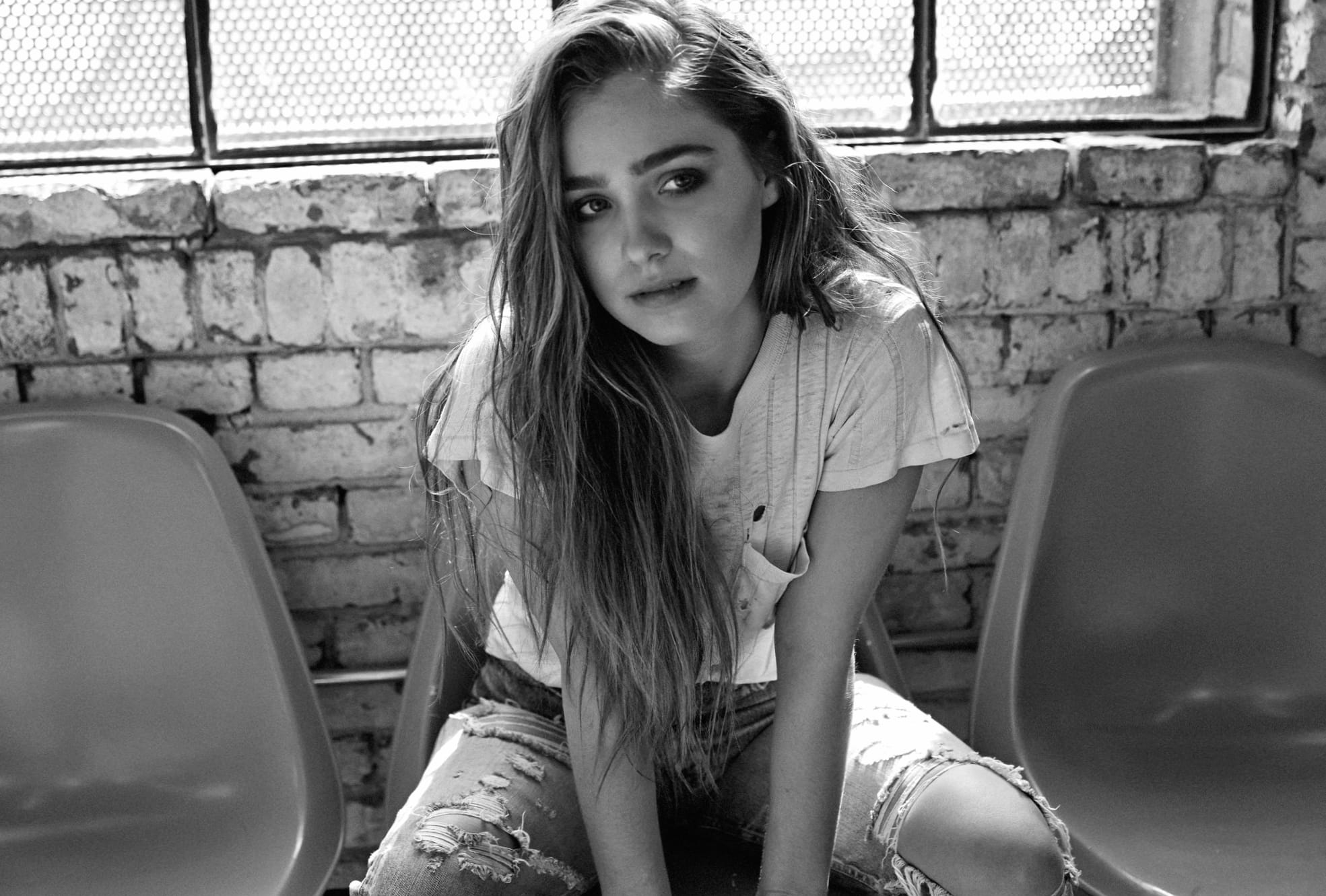 Haley Lu Richardson B&W wallpapers HD quality