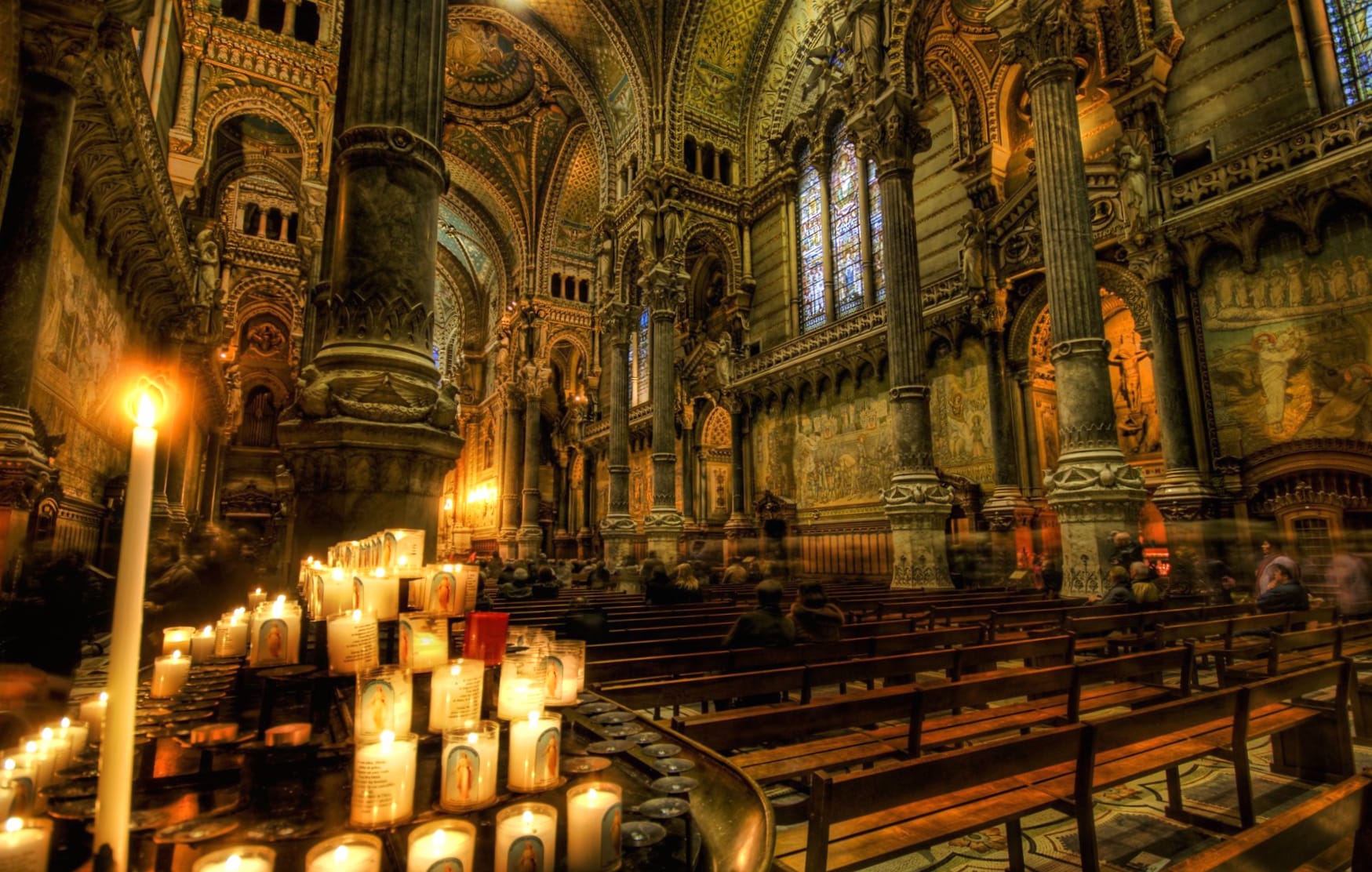 HD Wallpaper of a Majestic Cathedral Interior wallpapers HD quality