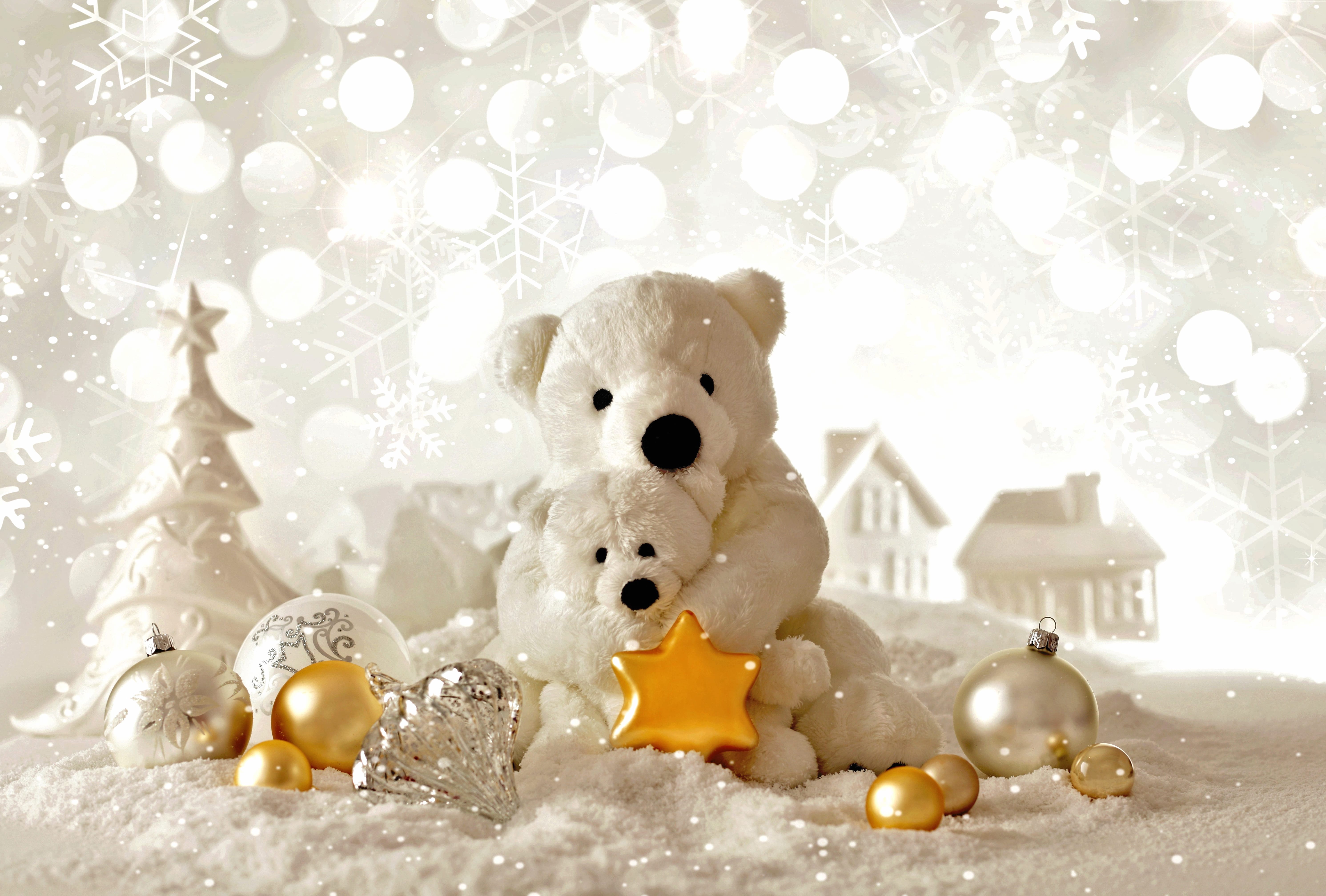 Holiday Cheer Teddy Bears and Ornaments in HD at 640 x 960 iPhone 4 size wallpapers HD quality