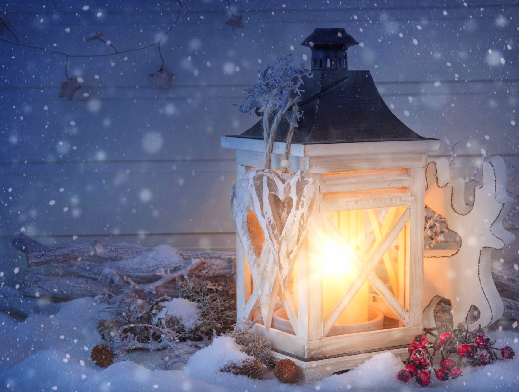 Holiday Lantern in Snowfall wallpapers HD quality