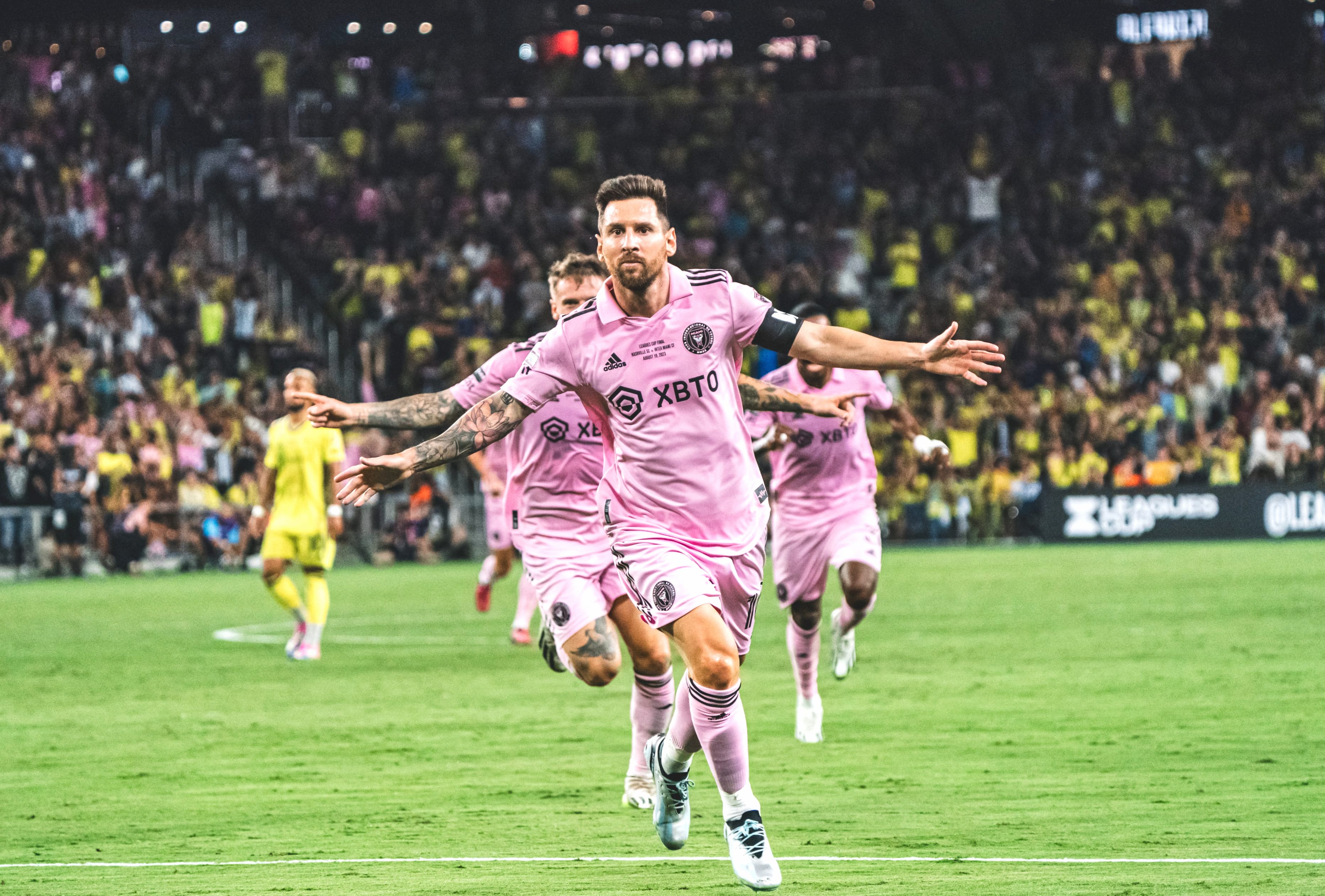 Lionel Messi Inter Miami CF Action Shot - wallpapers HD quality