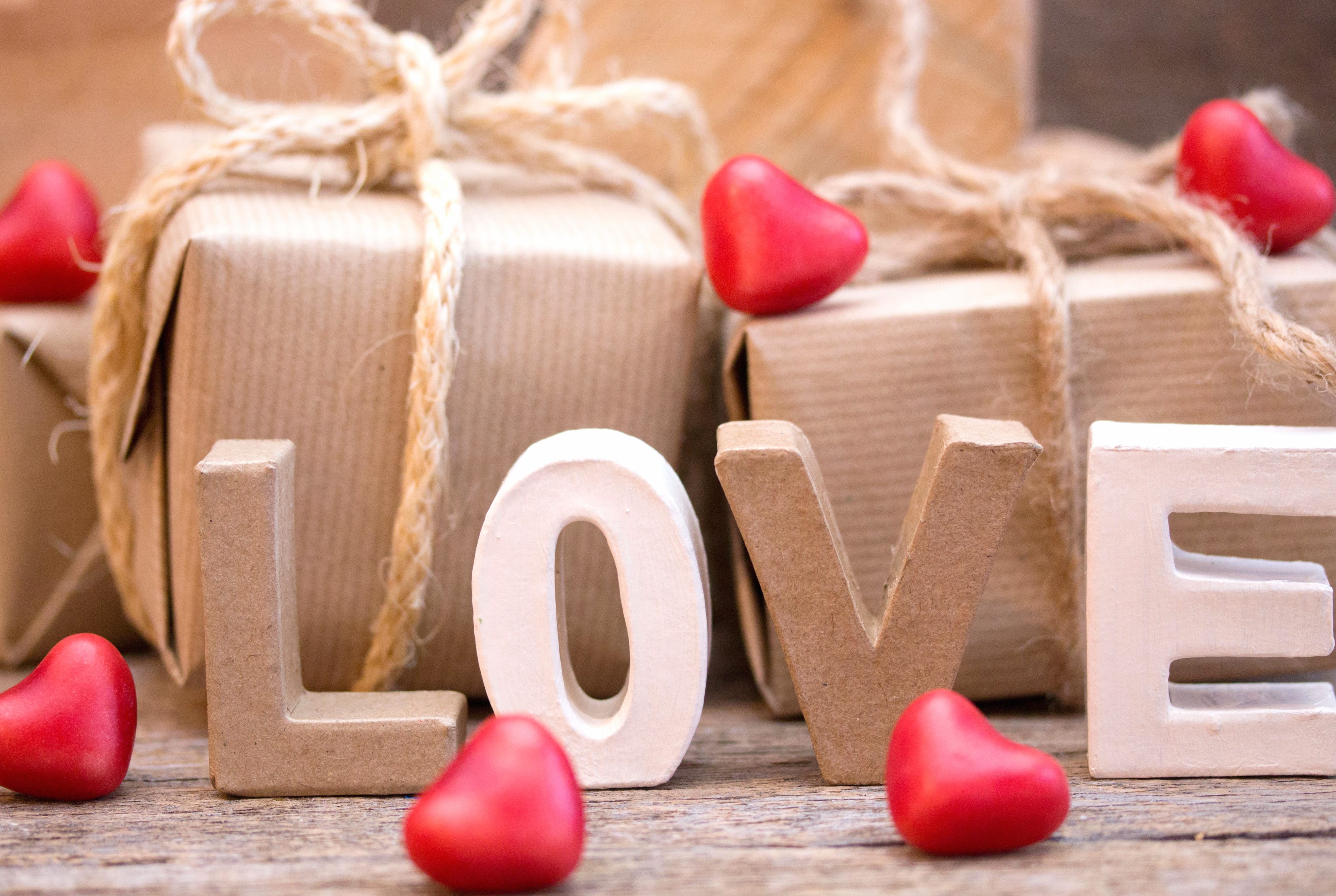 Love Gifts HD Romantic Wallpaper wallpapers HD quality