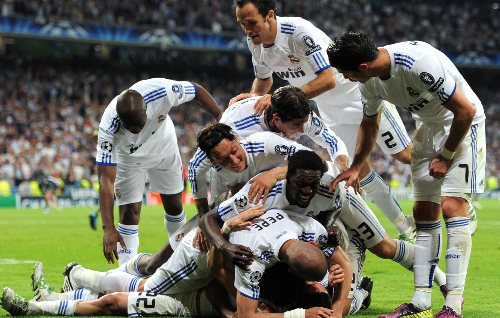 Real Madrid C.F. Celebrating Victory wallpapers HD quality