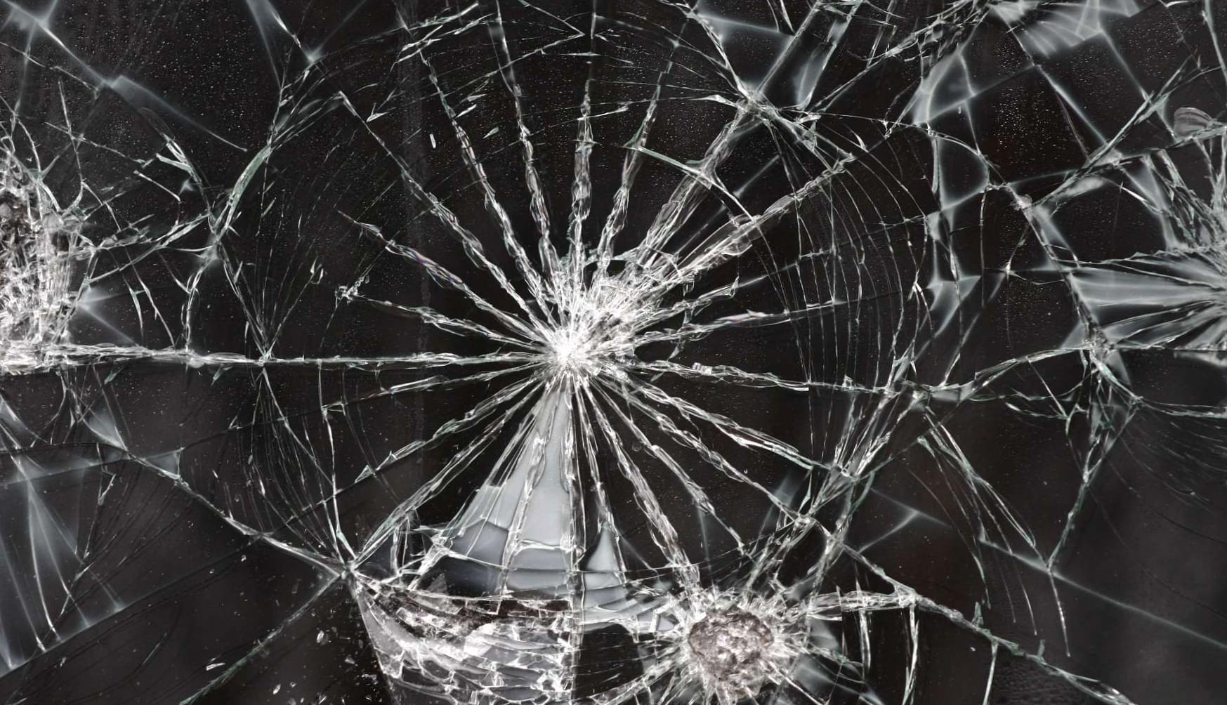 Realistic Cracked Screen wallpapers HD quality