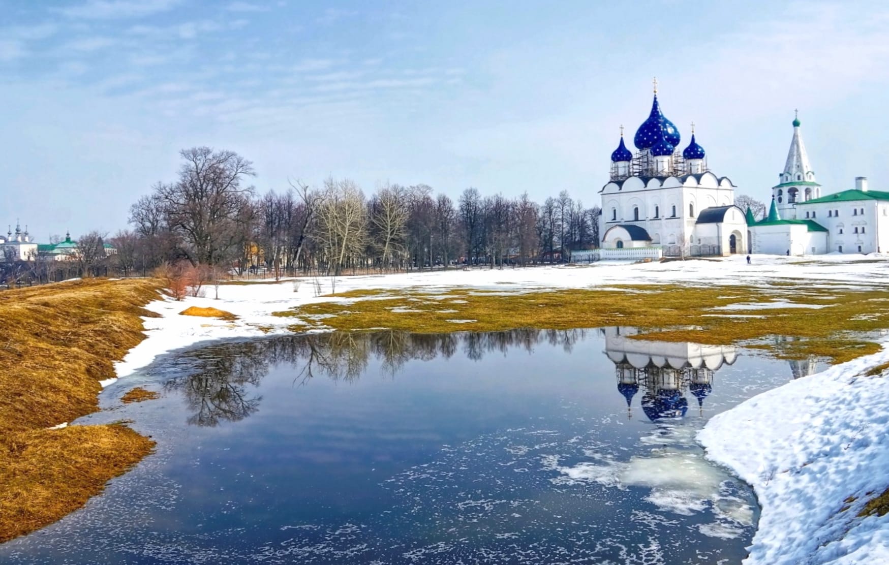 Religious Cathedral Of The Nativity In Suzdal at 1152 x 864 size wallpapers HD quality