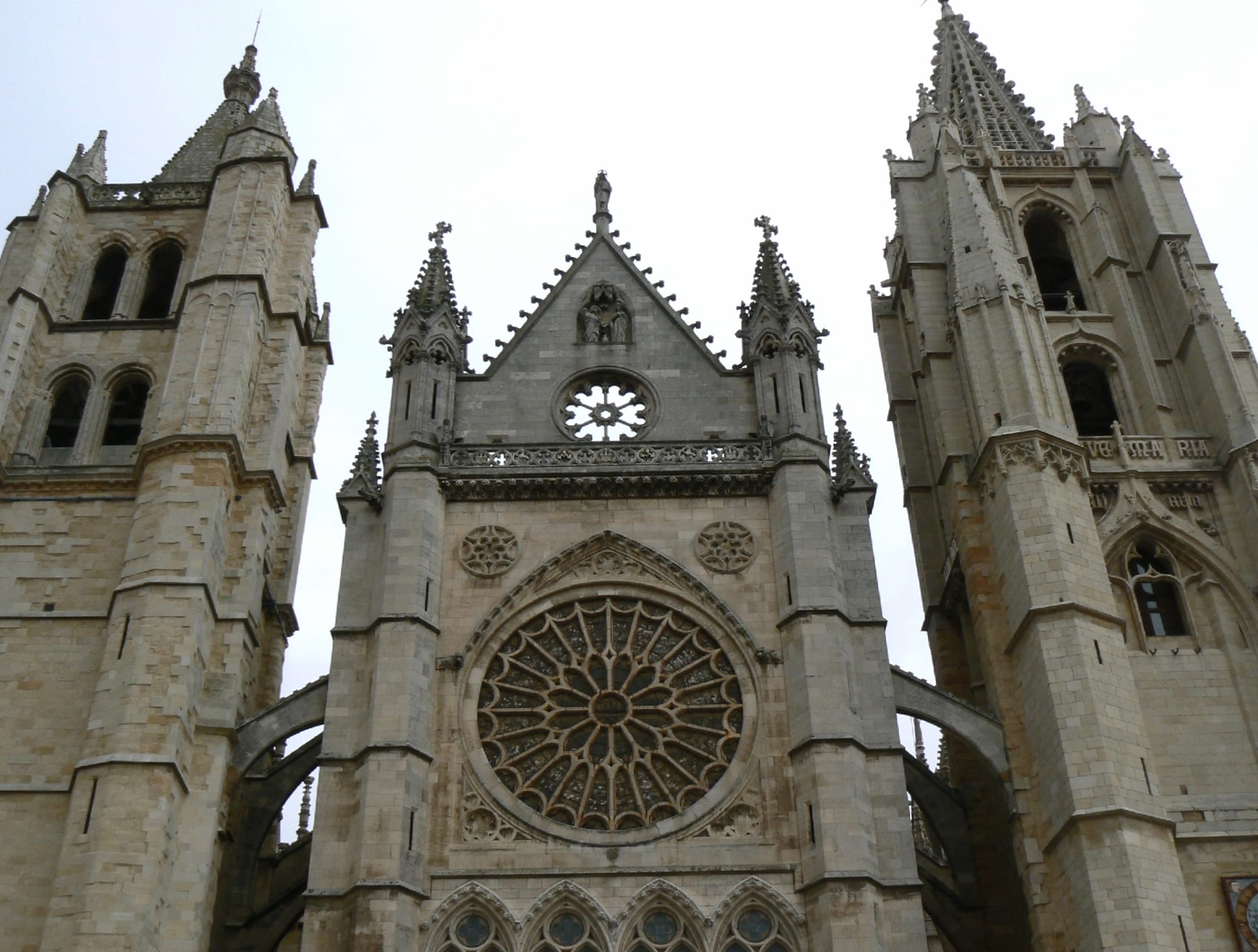 Religious León Cathedral wallpapers HD quality