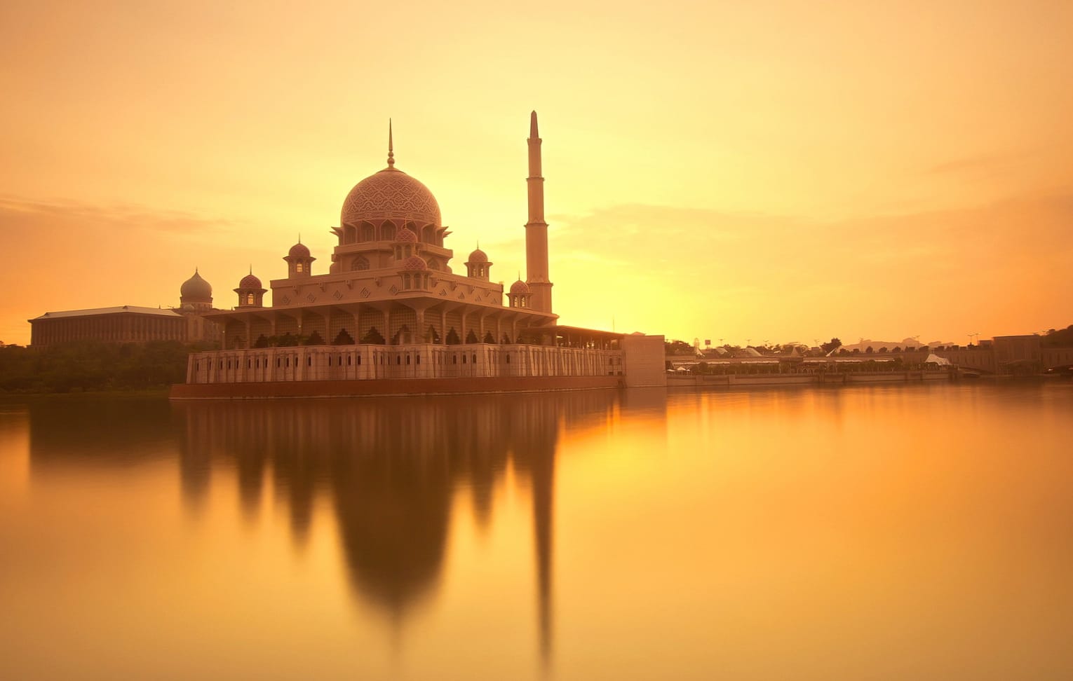 Religious Mosque Wallpaper at 640 x 960 iPhone 4 size wallpapers HD quality