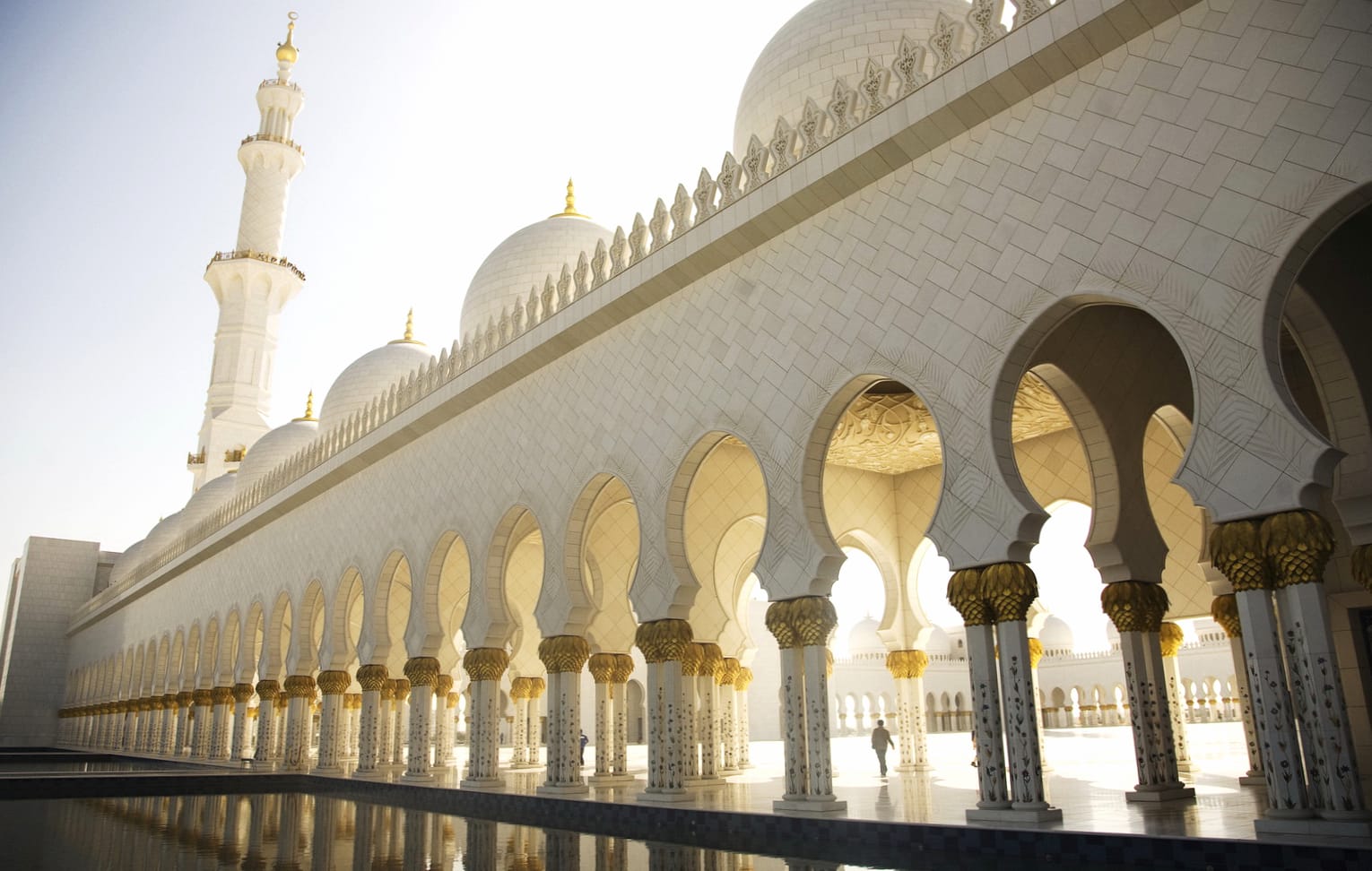 Religious Sheikh Zayed Grand Mosque Wallpaper at 1600 x 1200 size wallpapers HD quality