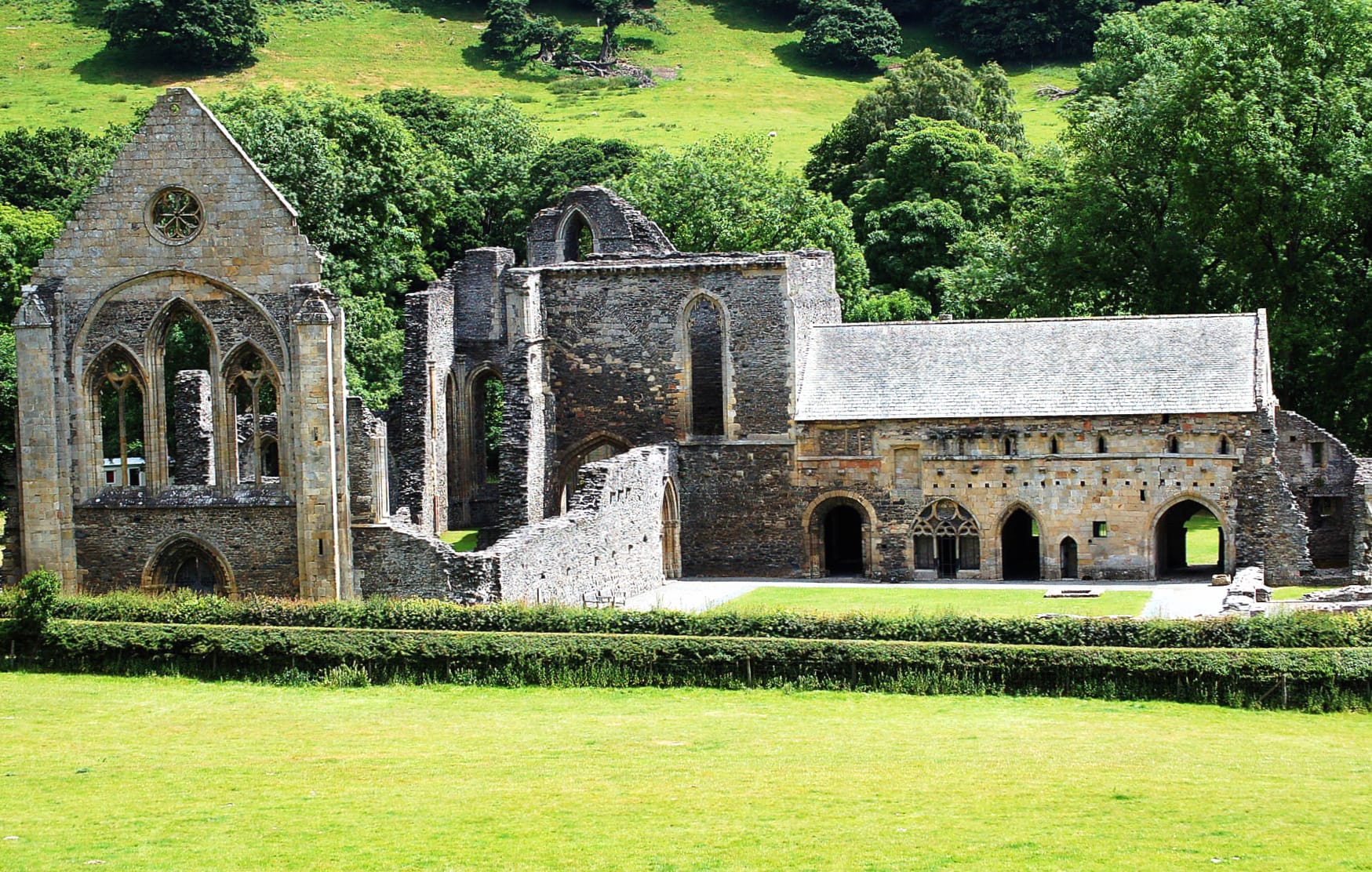 Religious Valle Crucis Abbey at 1600 x 1200 size wallpapers HD quality