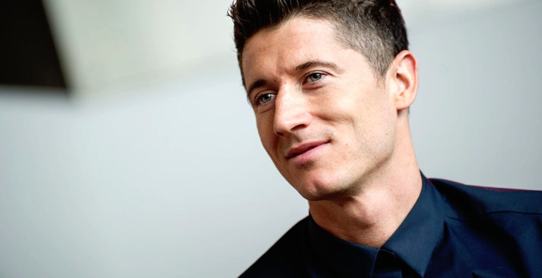 Robert Lewandowski Soccer at 640 x 960 iPhone 4 size wallpapers HD quality