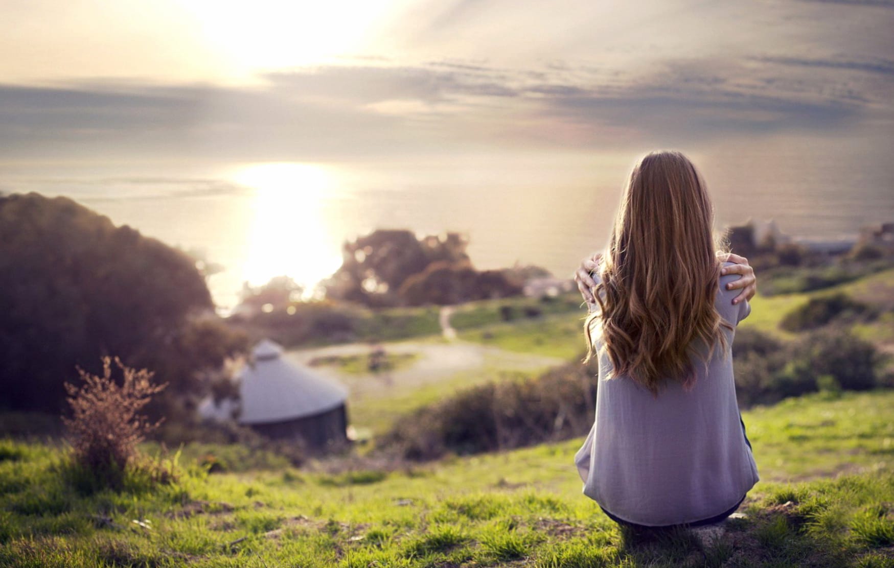 Serene Sunset - Woman Rear View wallpapers HD quality