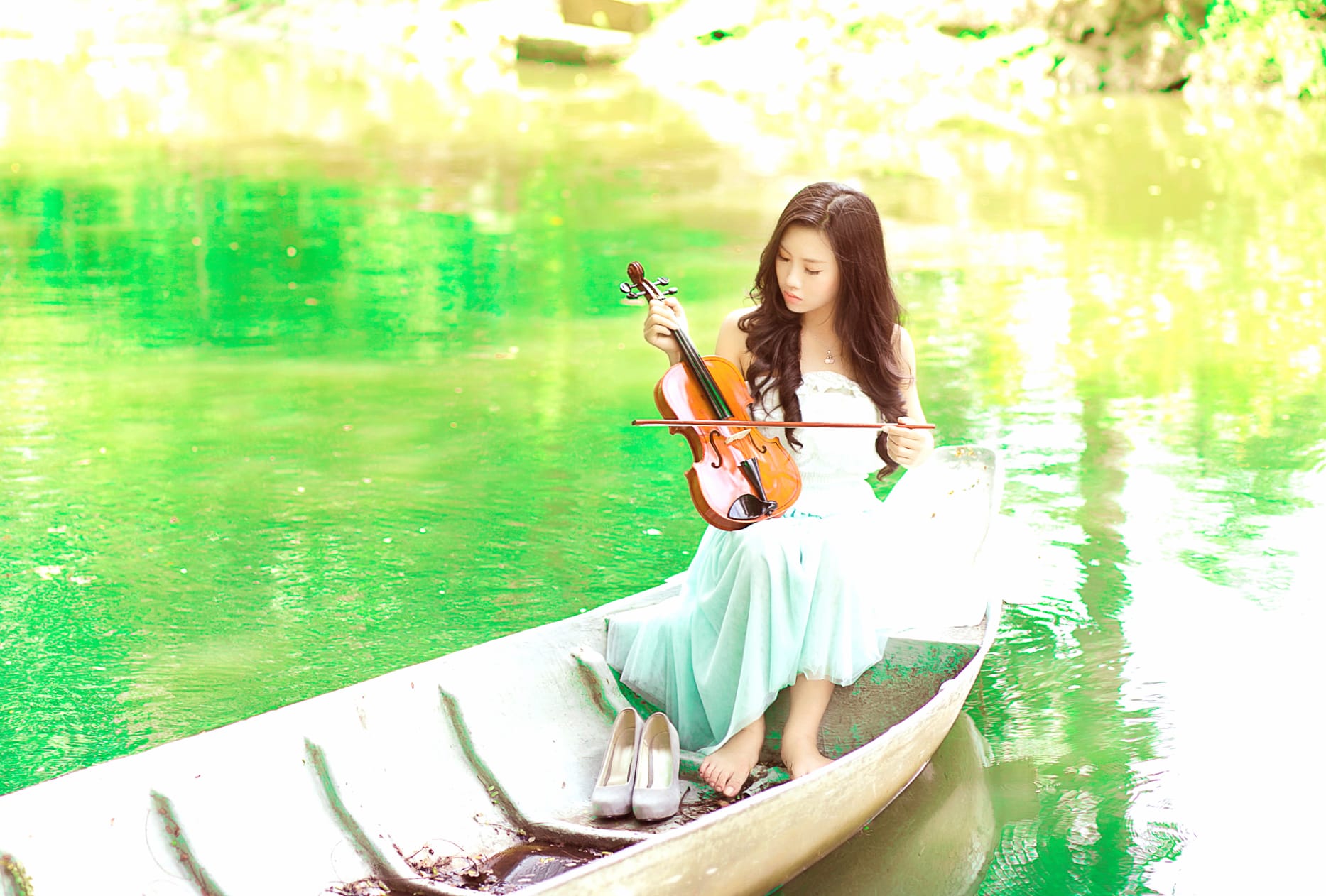 Serenity with Violin - Asian Woman wallpapers HD quality