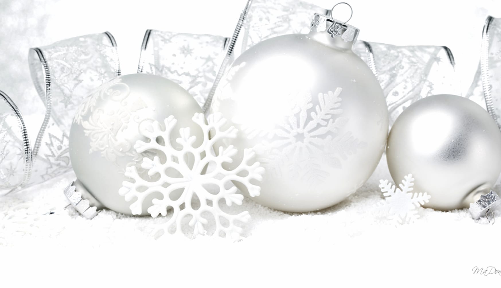 Silver White Christmas Ornaments Holiday Christmas wallpapers HD quality