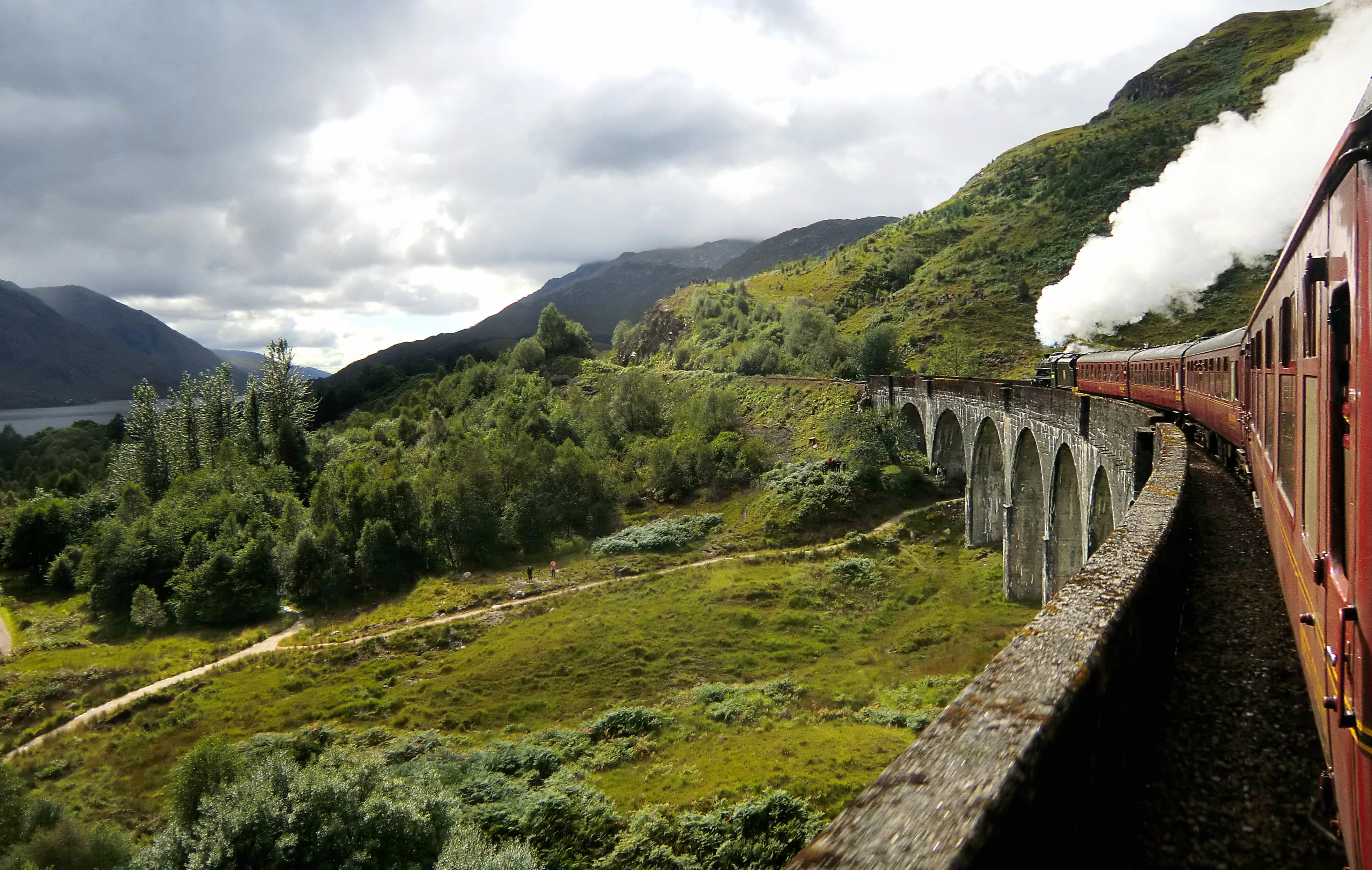 Steam train on the Glenfinnan viaduct, Scotland at 2560 x 1440 HD size wallpapers HD quality