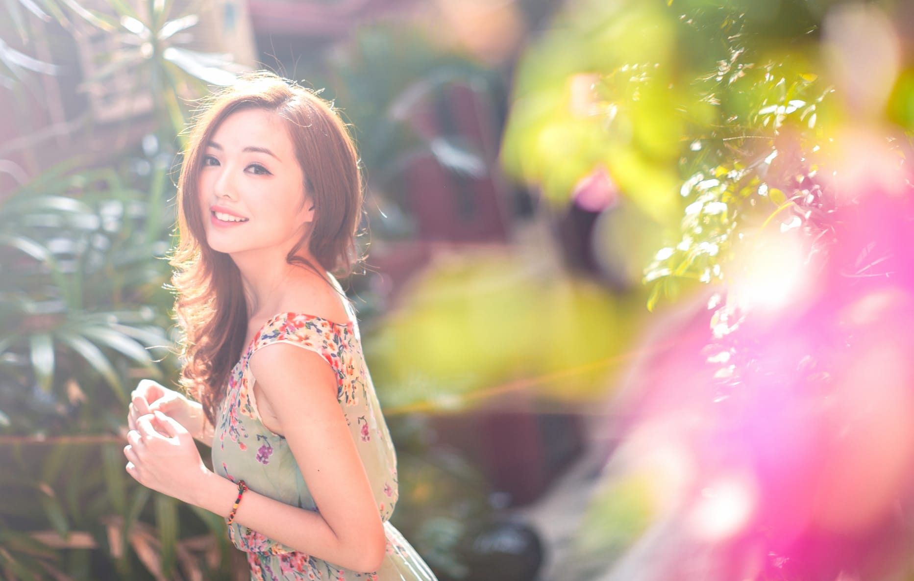 Sunny Bokeh Smile - Asian Model wallpapers HD quality