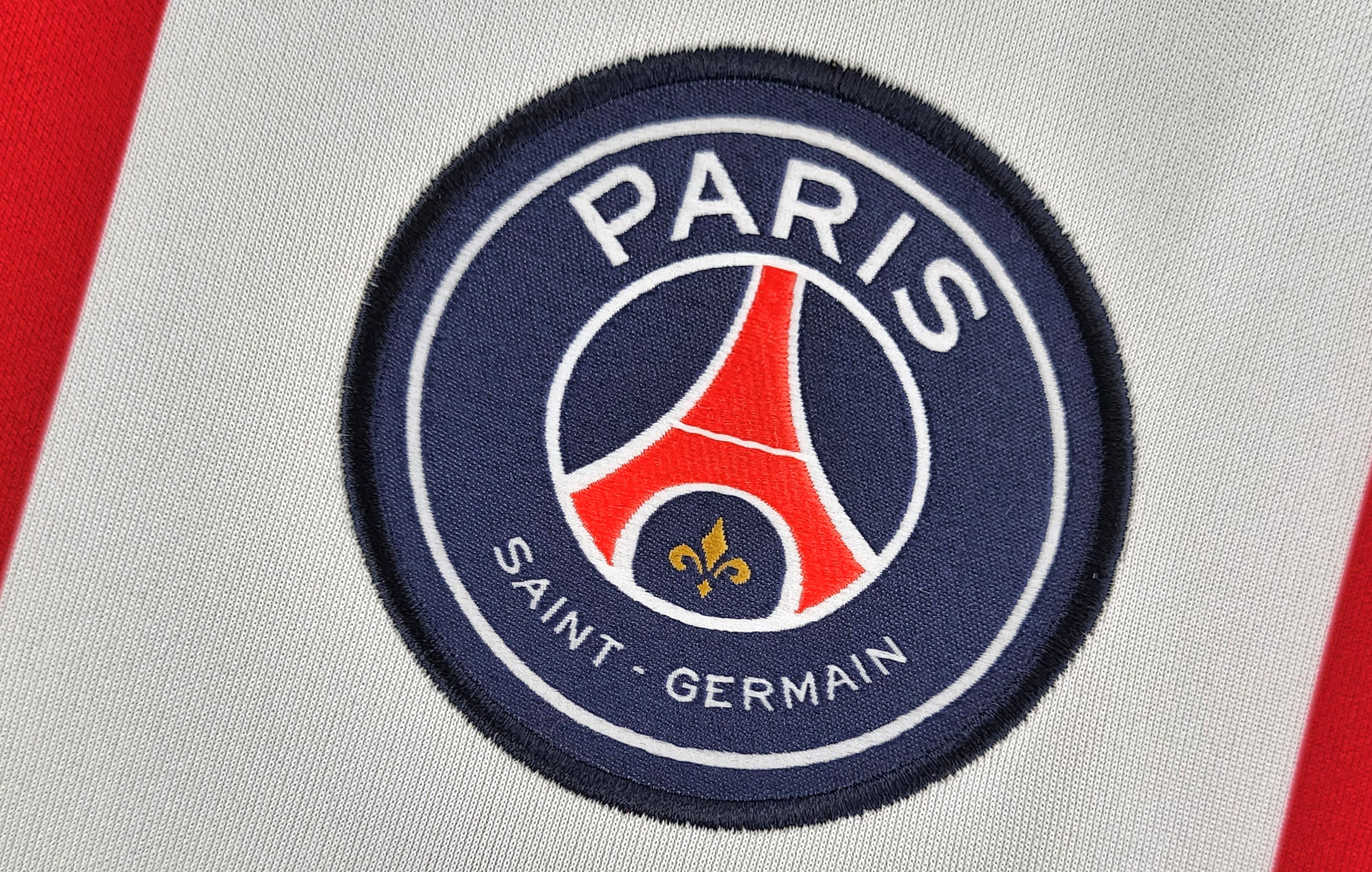 Symbol Soccer Crest Emblem Logo Paris Saint-Germain F.C. Sports at 2560 x 1440 HD size wallpapers HD quality