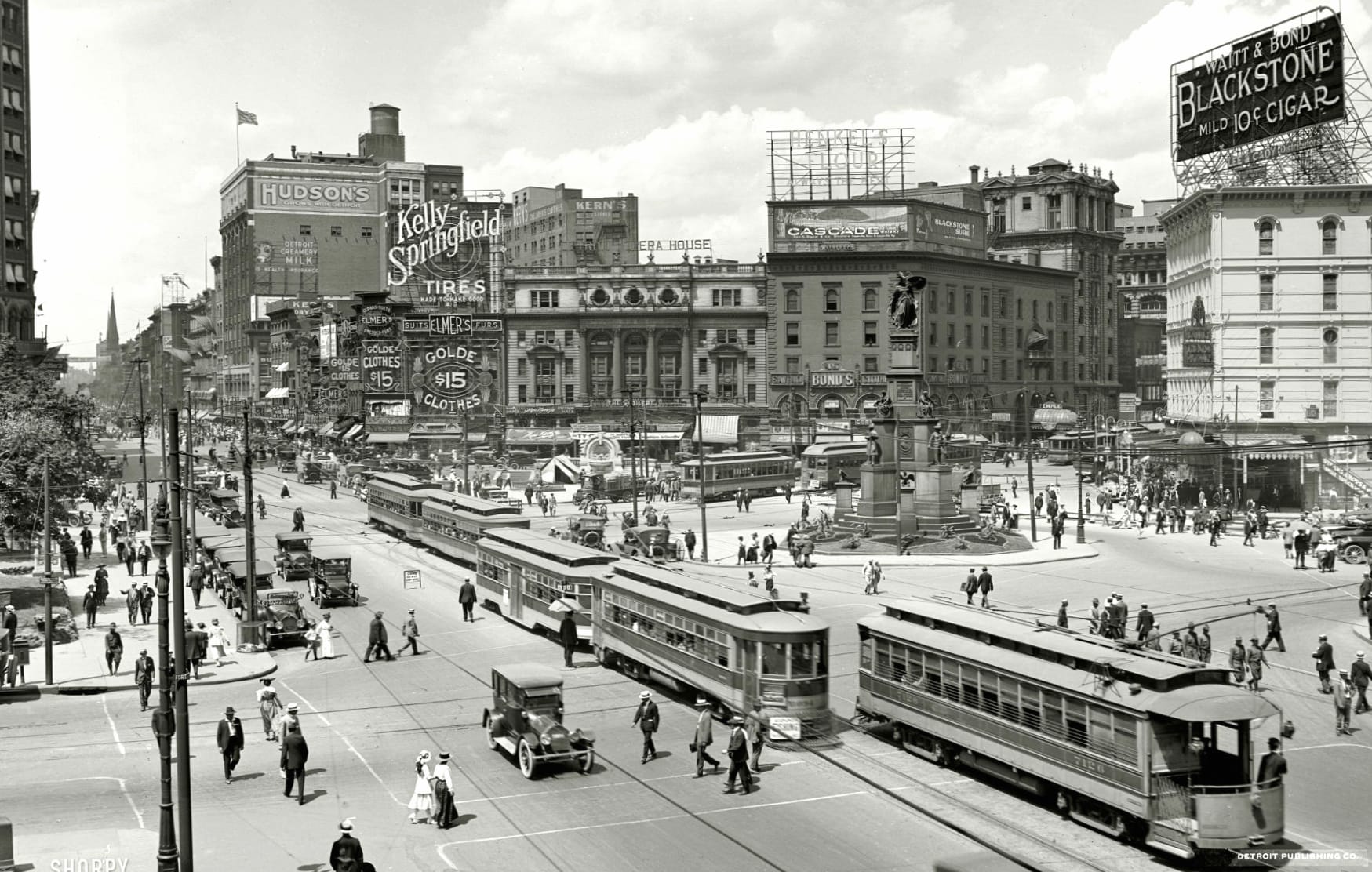 Timeless Trolleys A Classic Black & White Detroit Wallpaper at 2048 x 2048 iPad size wallpapers HD quality