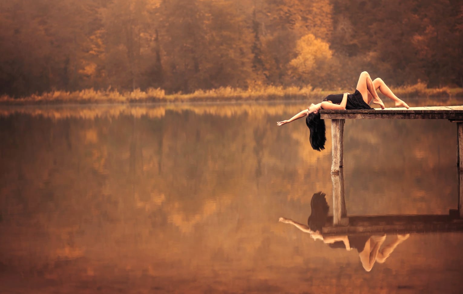 Tranquil Reflection at 1366 x 768 HD size wallpapers HD quality