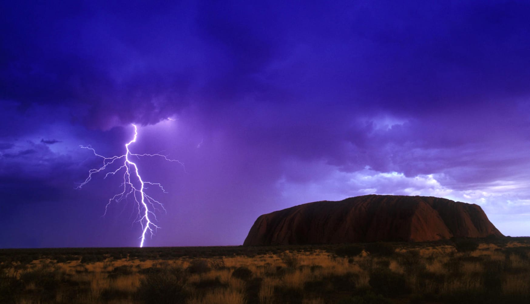 Uluru Lightning Captivating Rainstorm wallpapers HD quality