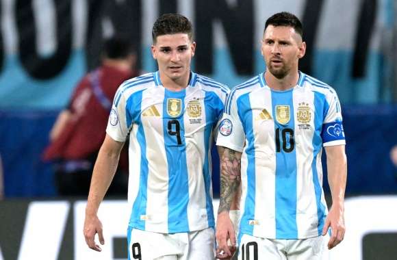 Argentina Football Heroes Messi & Álvarez