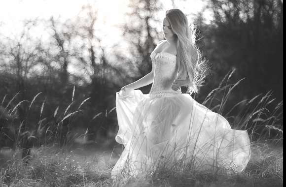 Elegant Bride in Nature -