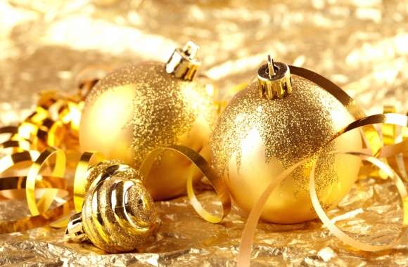 Golden Christmas Ornaments for a Festive Holiday Touch
