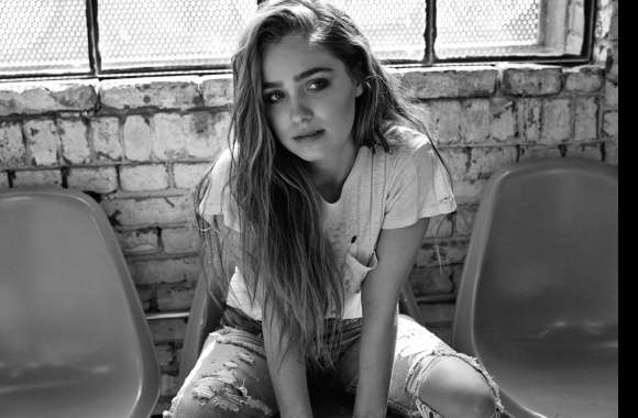 Haley Lu Richardson B&W wallpapers hd quality