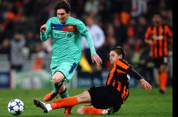 Messi in Action HD Sports Wallpaper