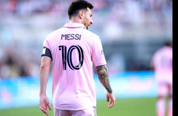 Messi Inter Miami CF Pink Jersey - HD Football Wallpaper