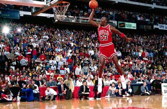 Michael Jordan Dunk - Chicago Bulls