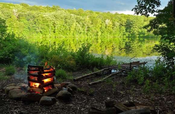 Serene Lake Escape for Nature Lovers