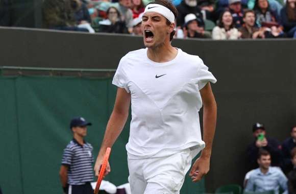 Taylor Fritz at Wimbledon 2023 - HD Tennis Wallpaper