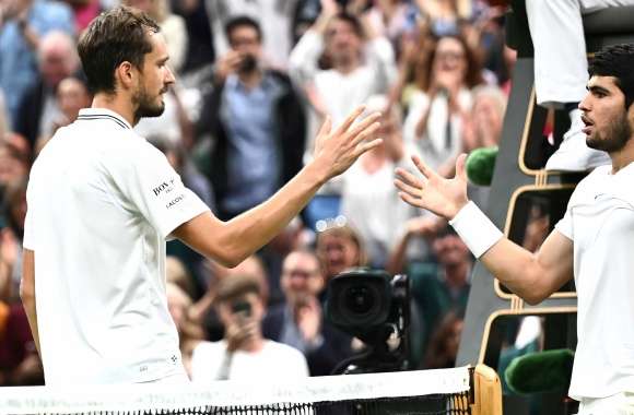 Wimbledon 2023 High-Definition Wallpaper Tennis Stars Action Shot